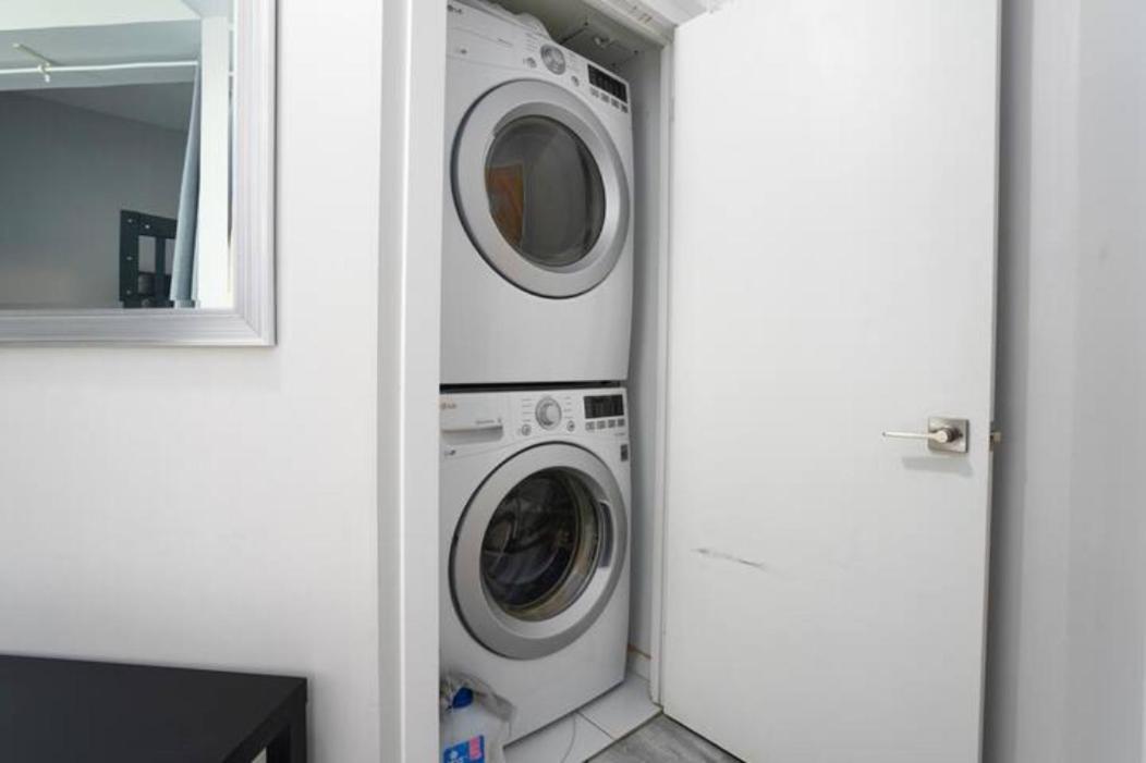 Apartment Simply Comfort Suites - One Den With Scotiabank Arena View