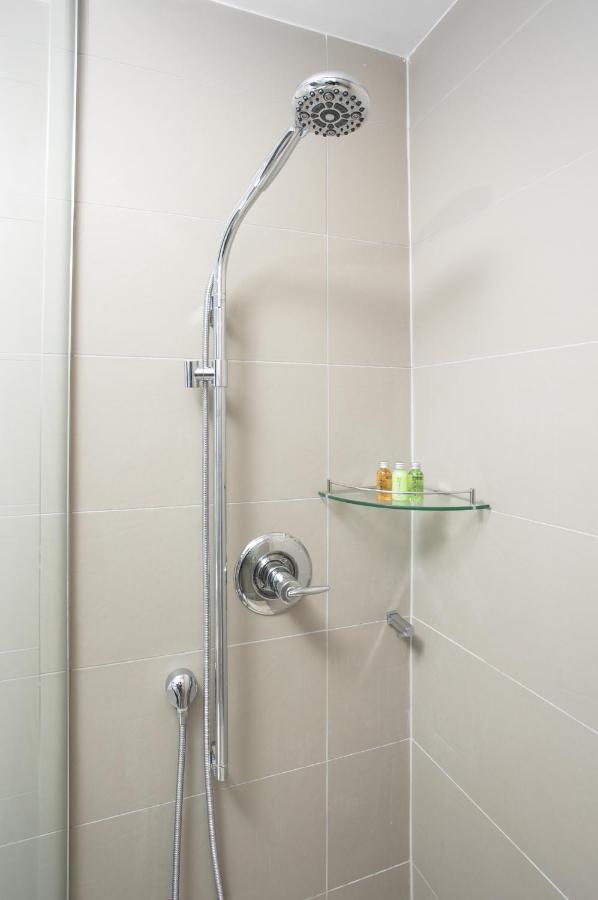 Stylish At 300 Front Street W Apartment *