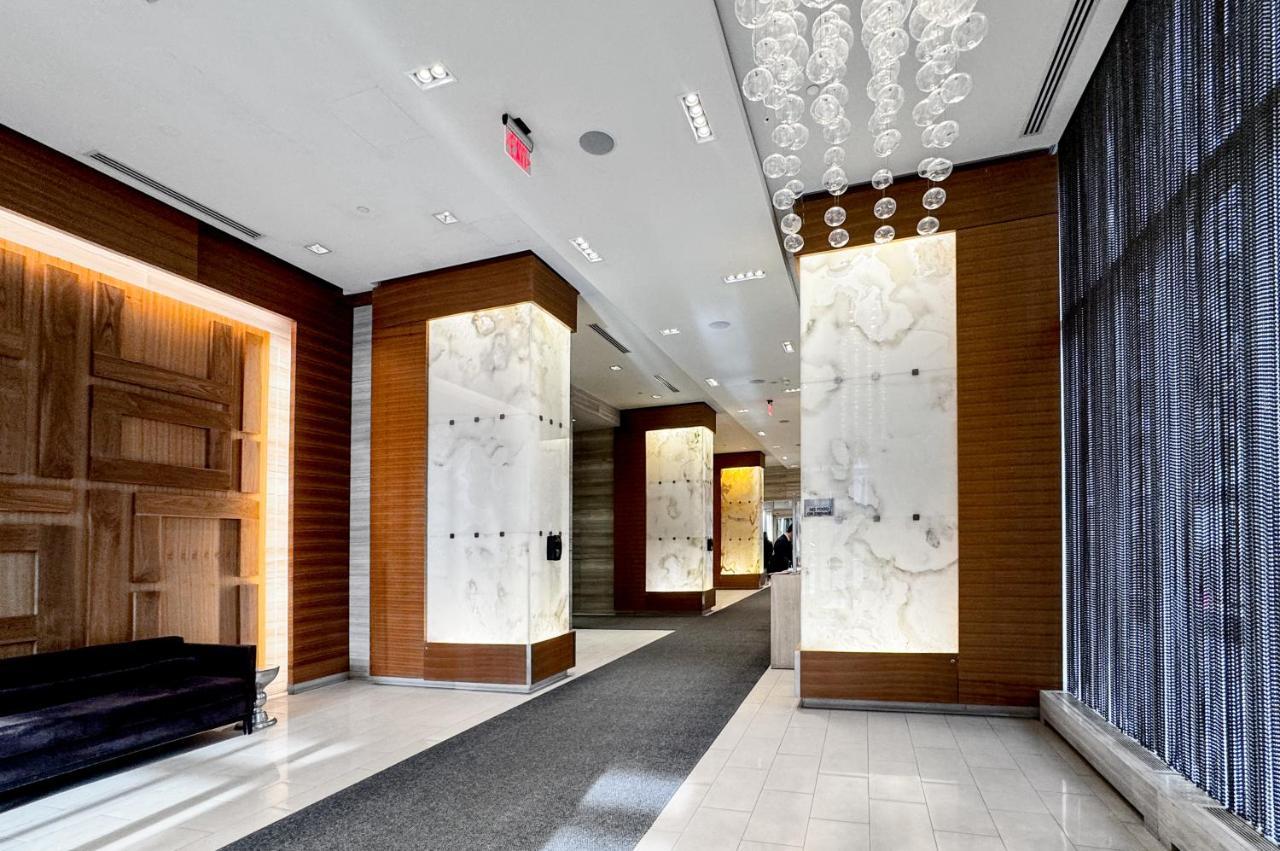 Stylish At 300 Front Street W Apartment *