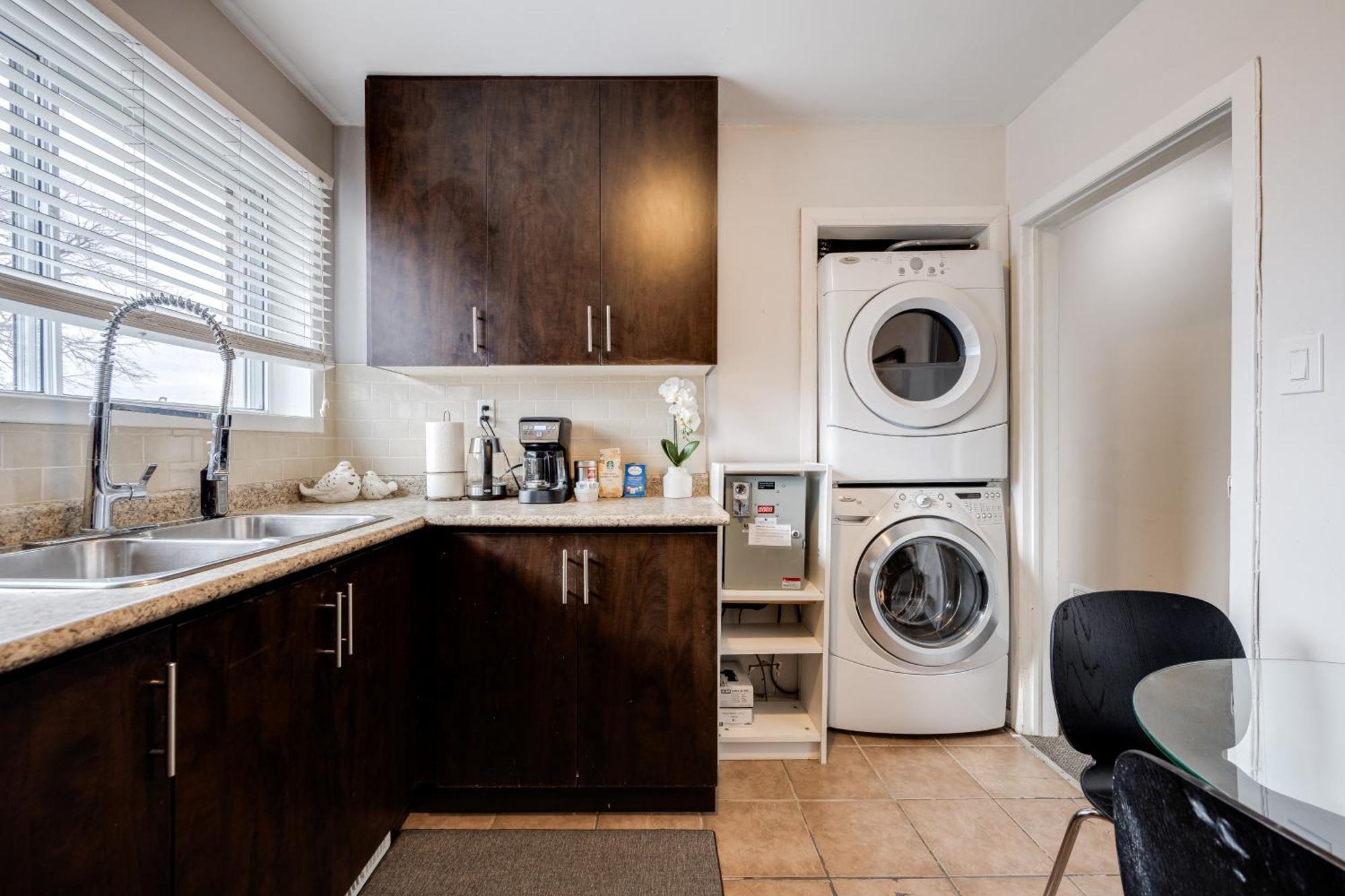 Apartment Eglinton West Guest Toronto