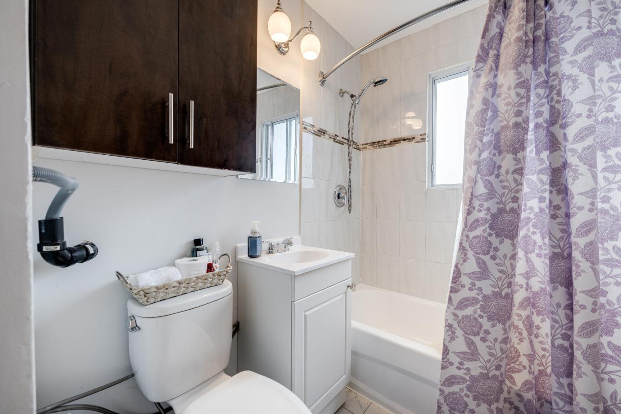 Apartment Eglinton West Guest Toronto