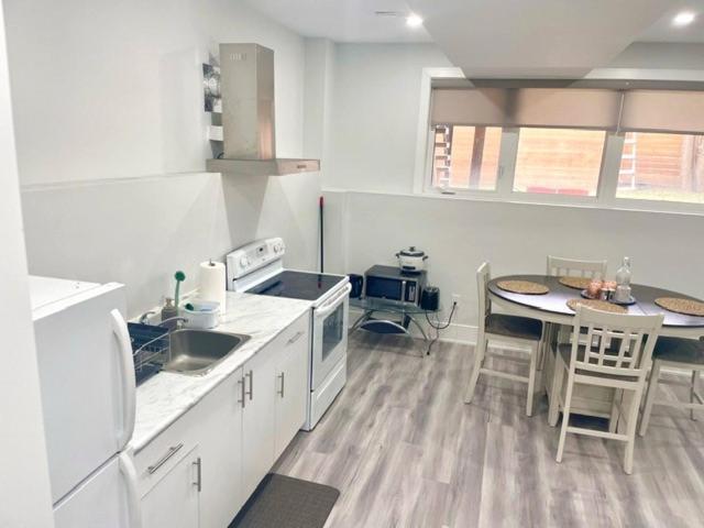 Apartment Scarborough New 2-bedroom Basement *