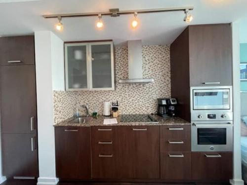 Apartment Downtown 16