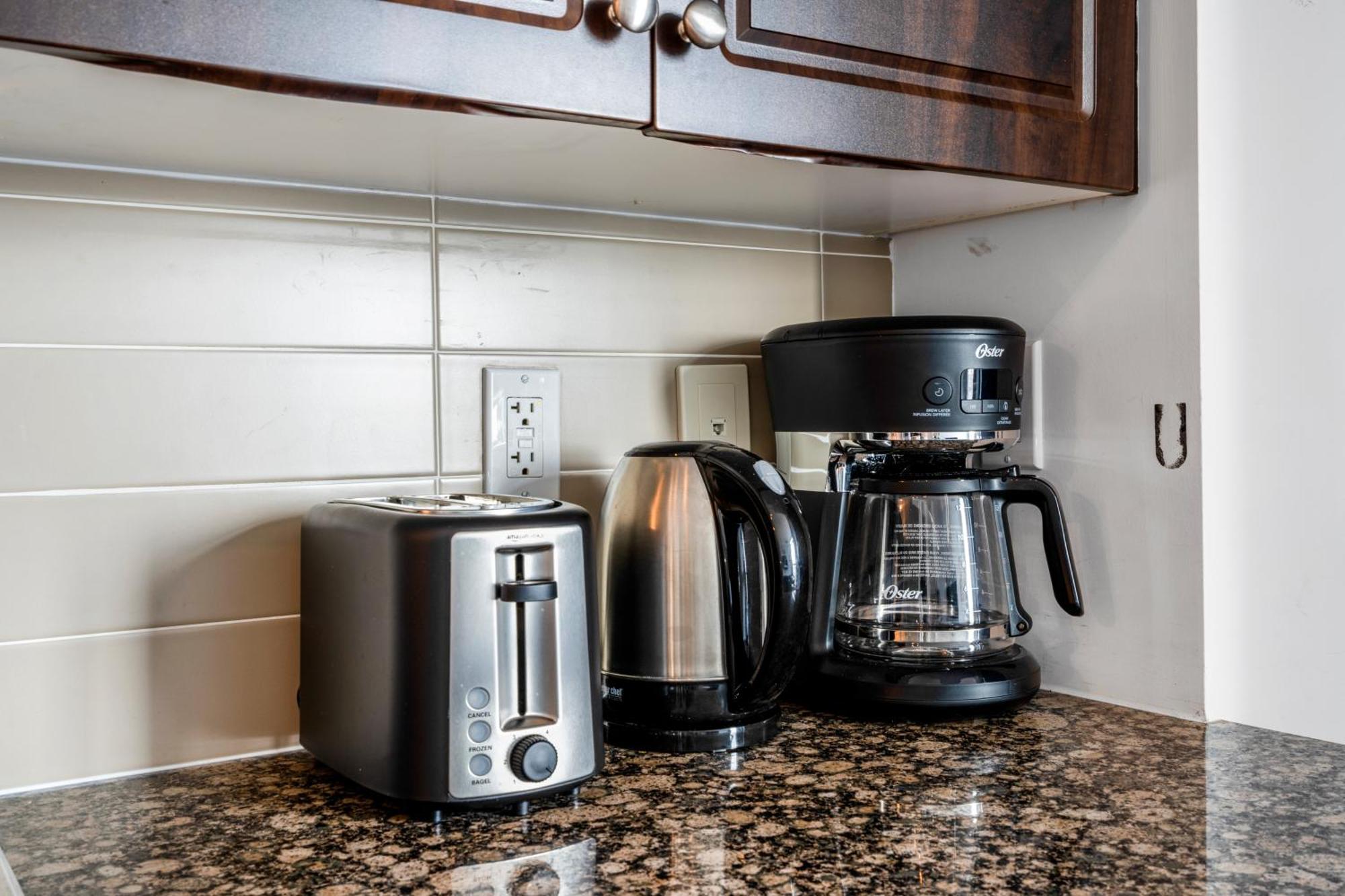 Downtown York Suites 1bdrm With Parking *
