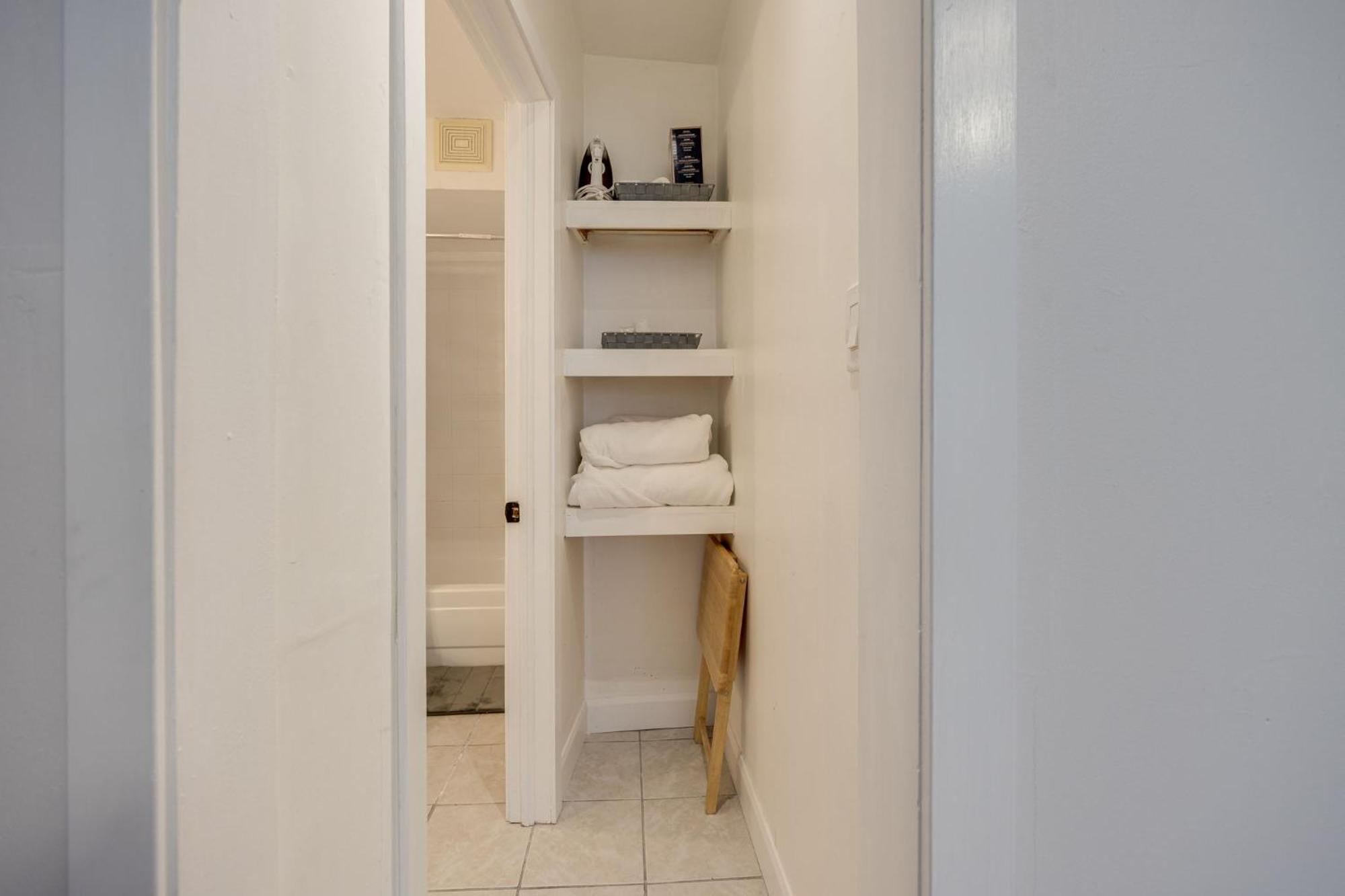 Eglinton West Guest Apartment