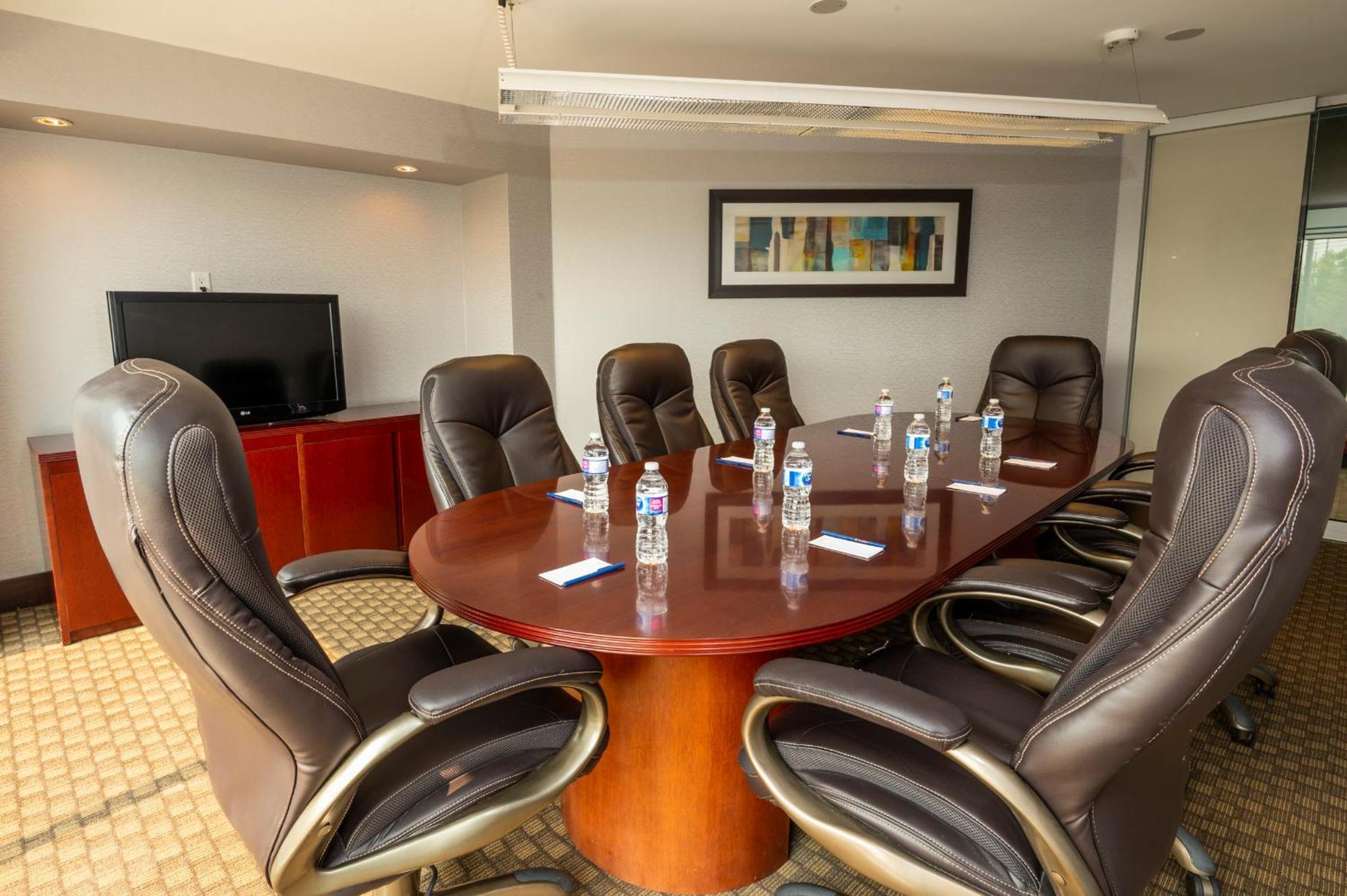 Comfort & Conference Centre Airport Inn