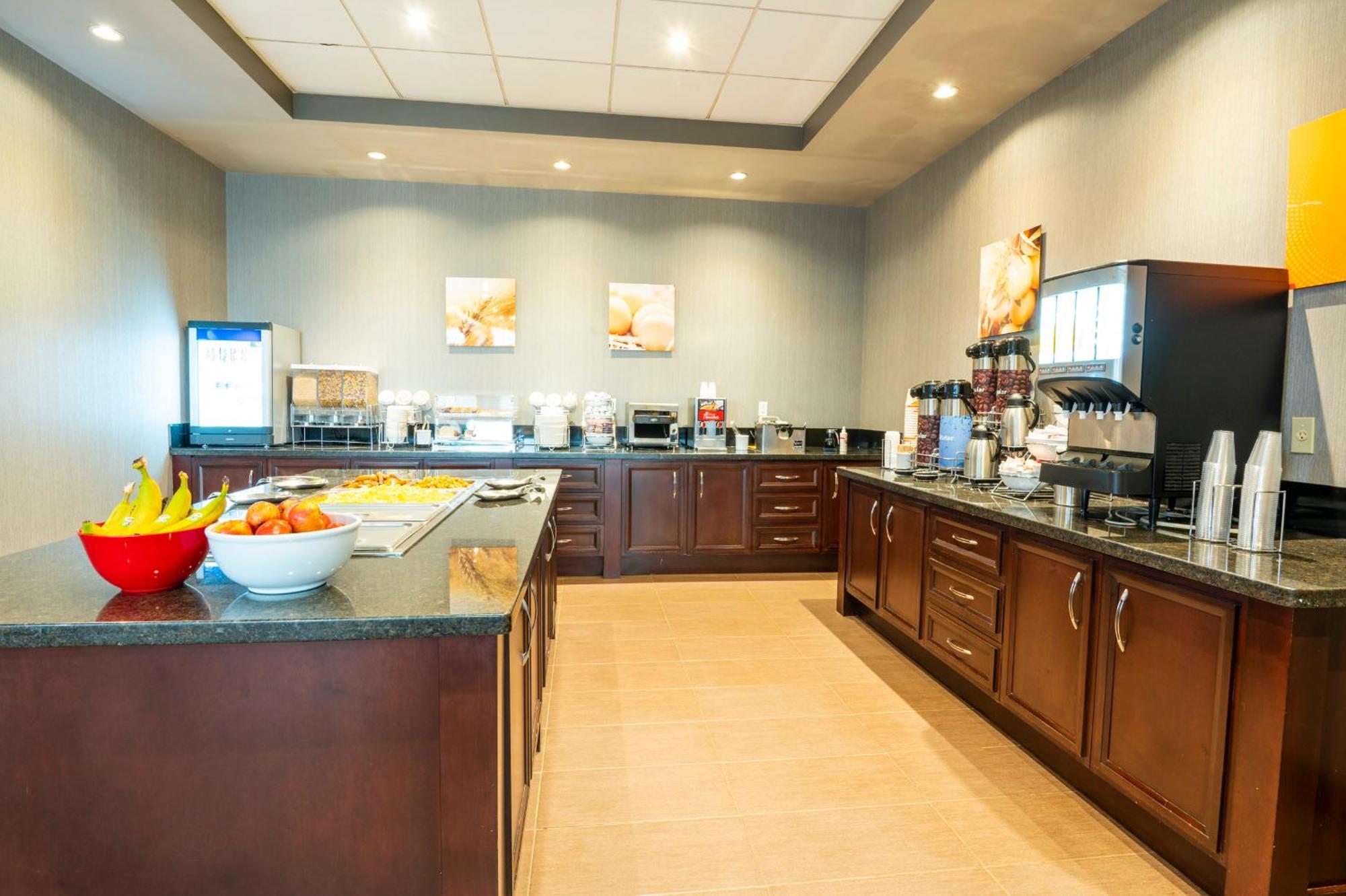 Comfort & Conference Centre Airport Inn 3*