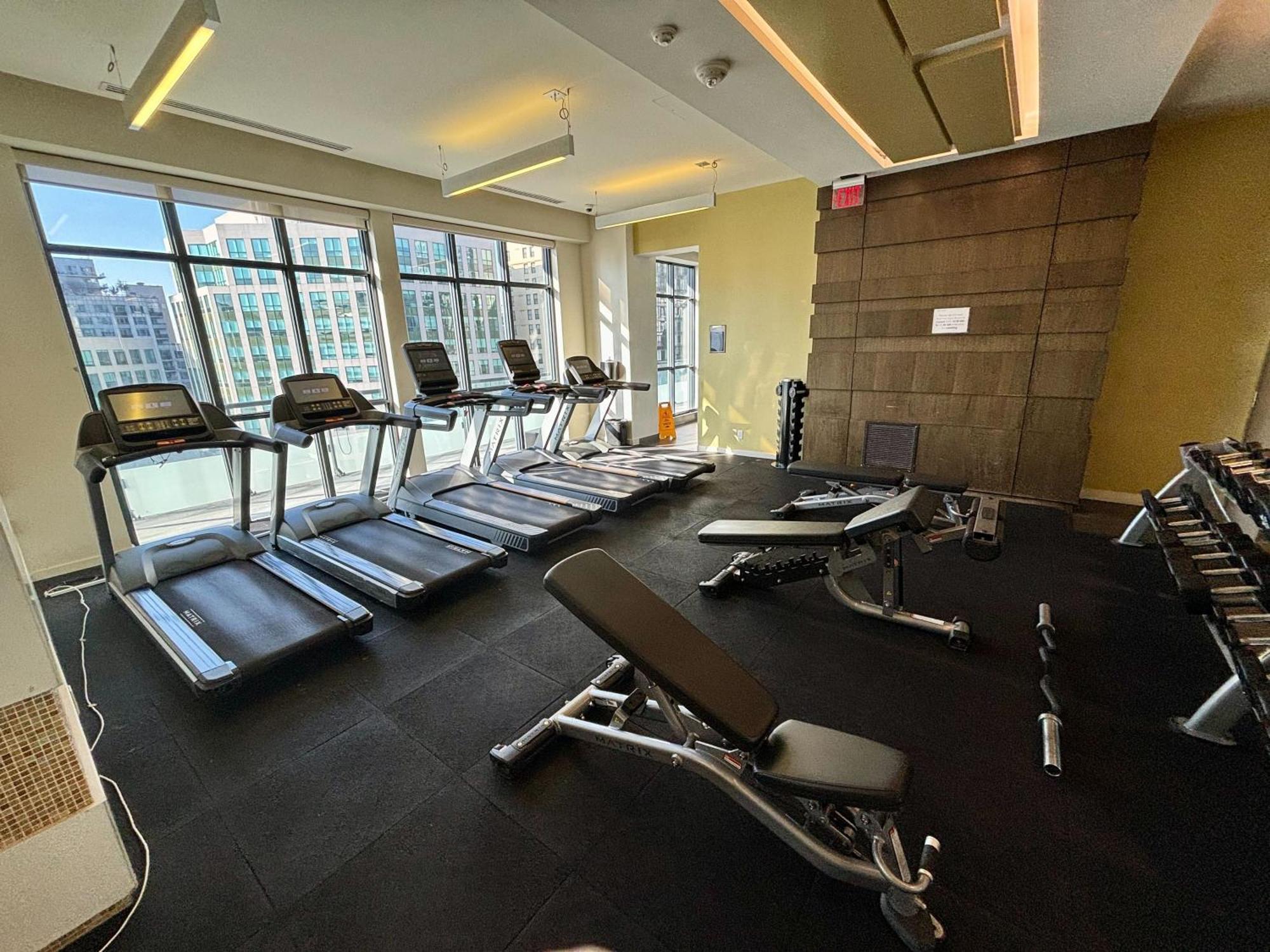 Stylish At 300 Front Street W Toronto