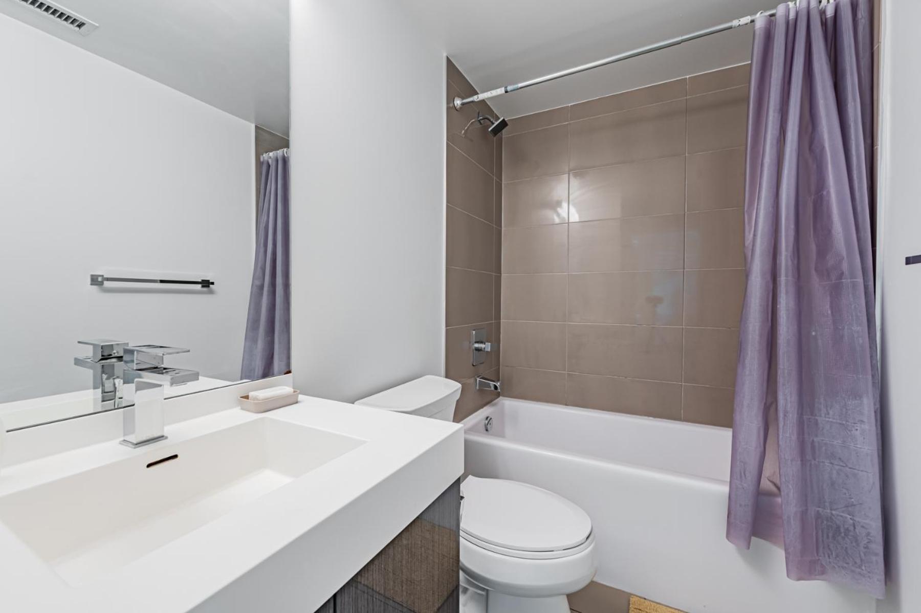 Guest house Luxury Close To Rogers Center In Downtown Core Toronto