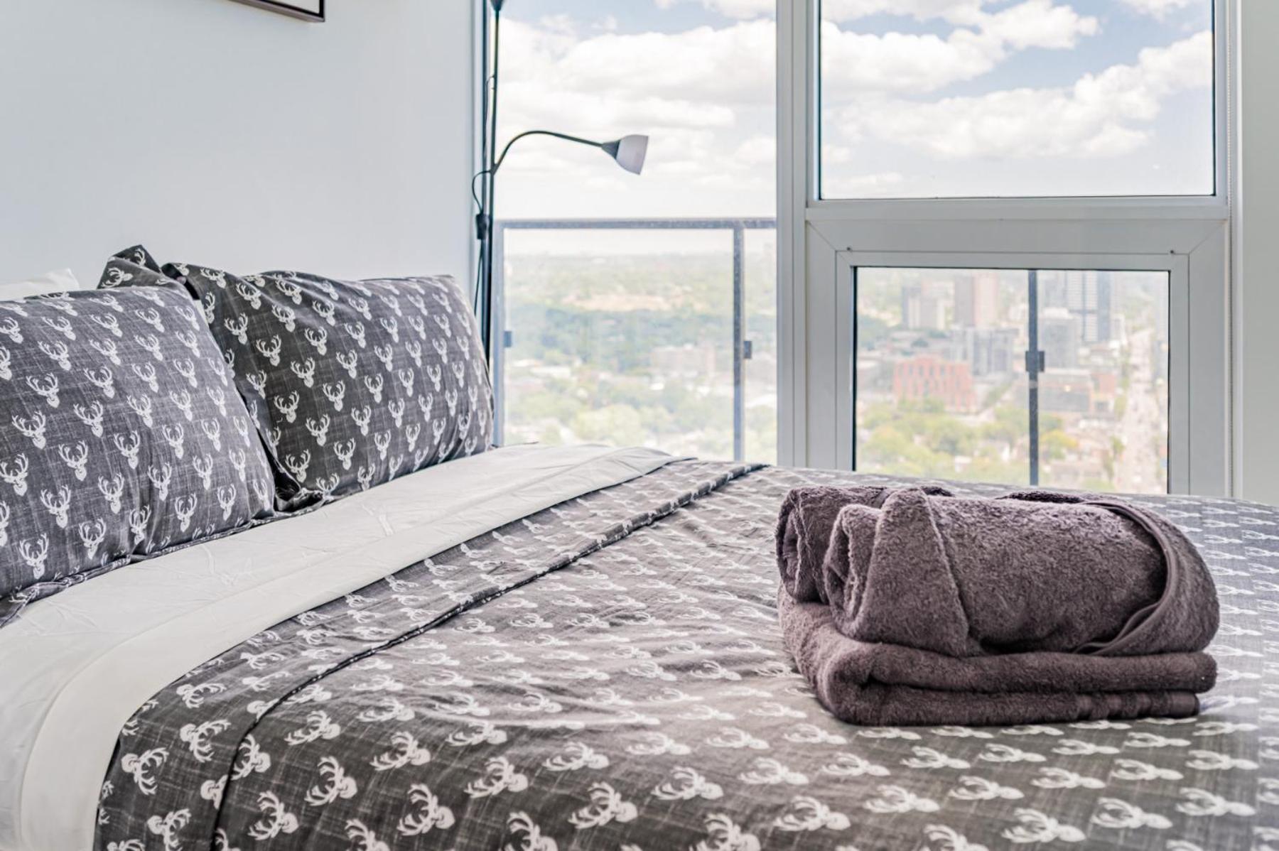 Luxury Close To Rogers Center In Downtown Core Guest house *