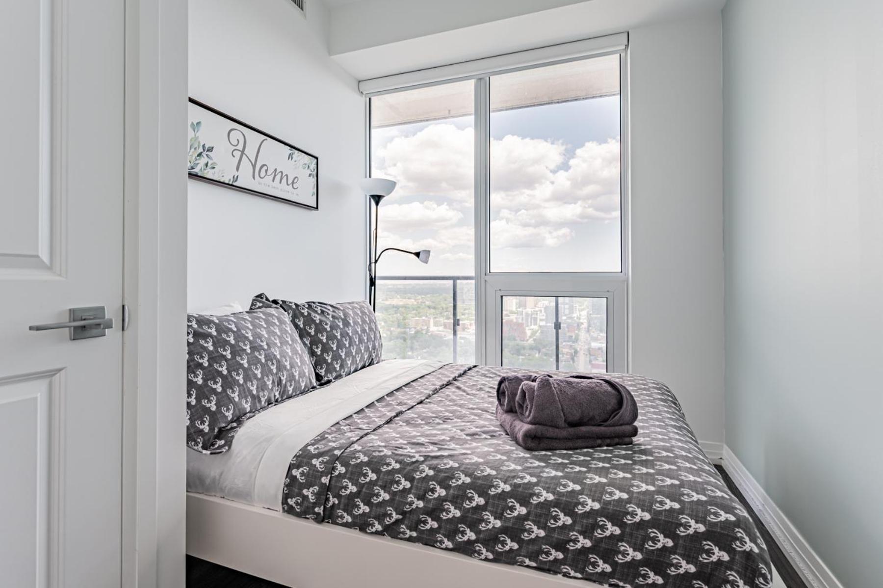 Luxury Close To Rogers Center In Downtown Core * Toronto