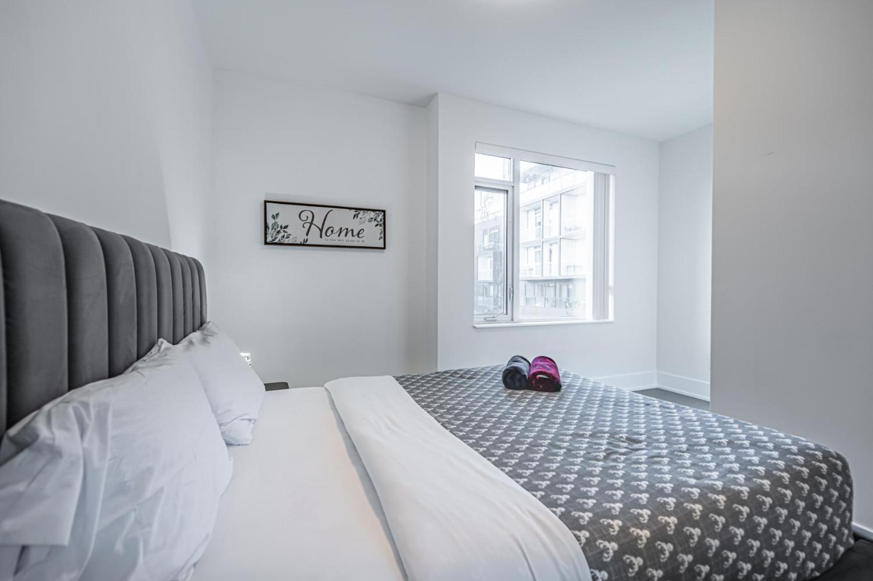Luxury Close To Rogers Center In Downtown Core *