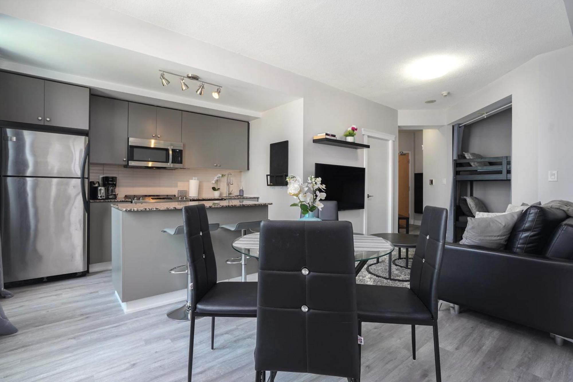 Simply Comfort Suites - One Den With Scotiabank Arena View Apartment Toronto