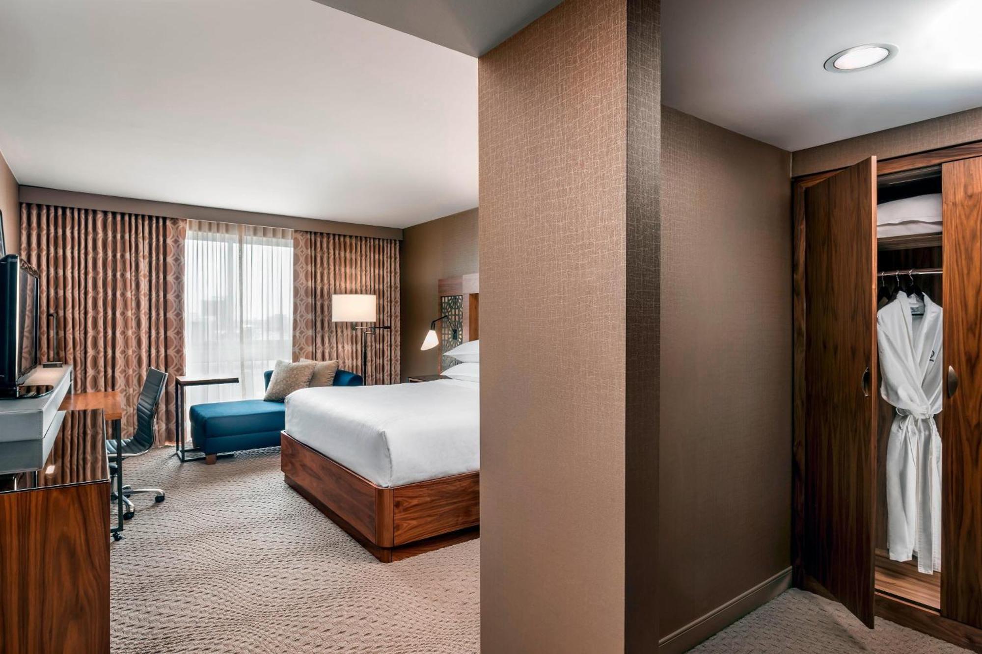 Hotel Sheraton Airport & Conference Centre 4*