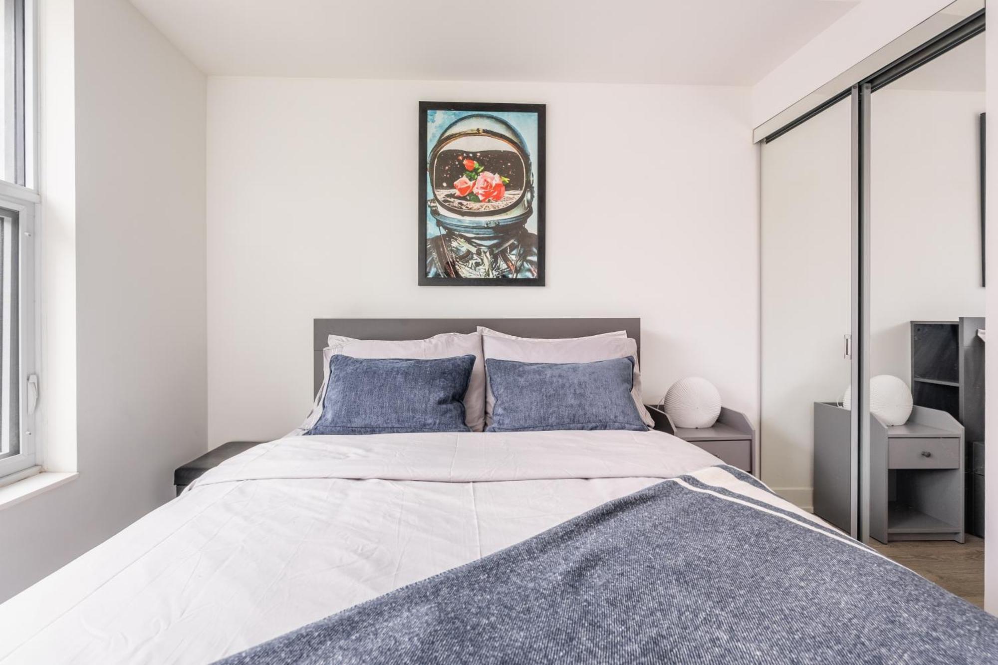 Spacious Corner Downtown Apartment