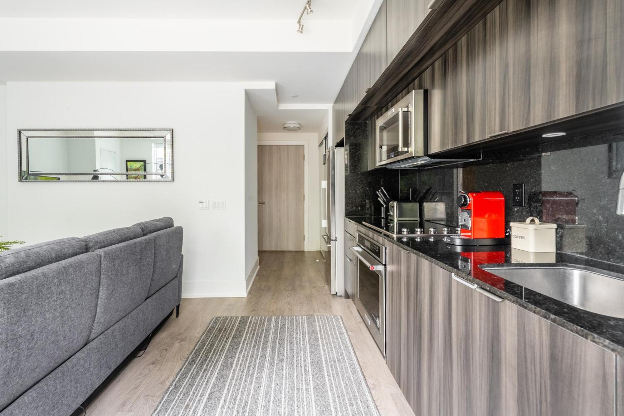 Spacious Corner Downtown Apartment