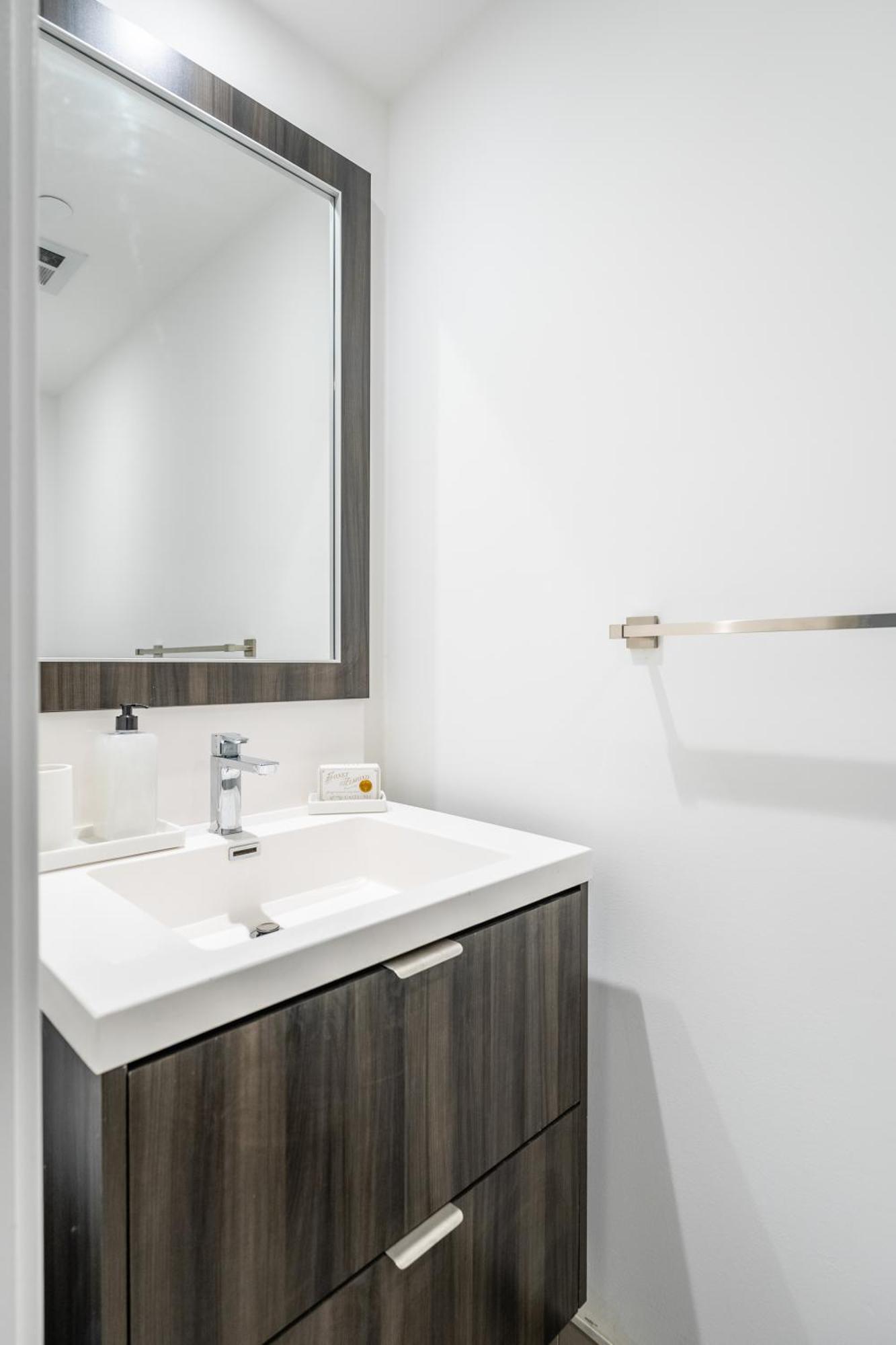 Spacious Corner Downtown Apartment