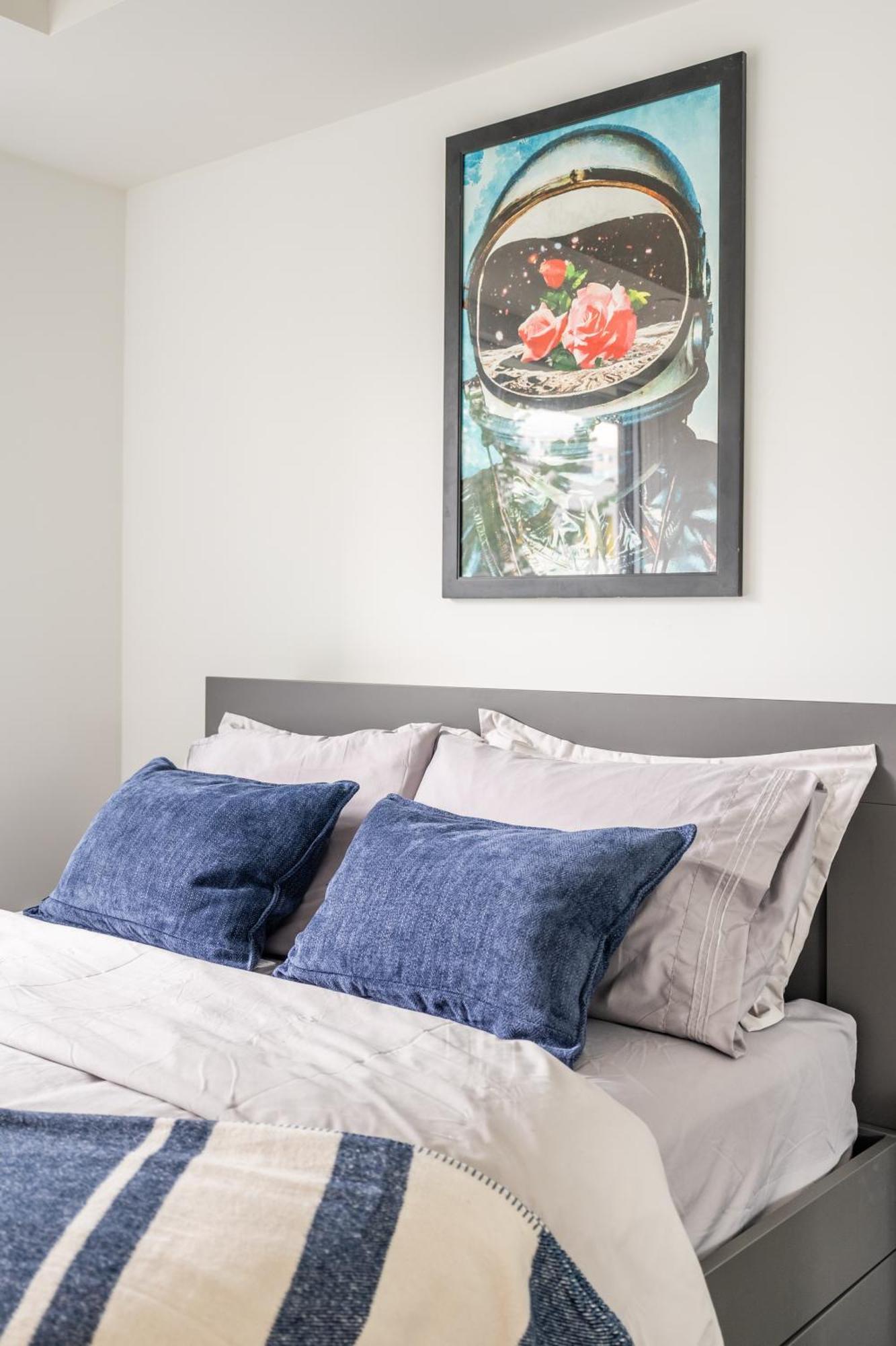 Spacious Corner Downtown Apartment