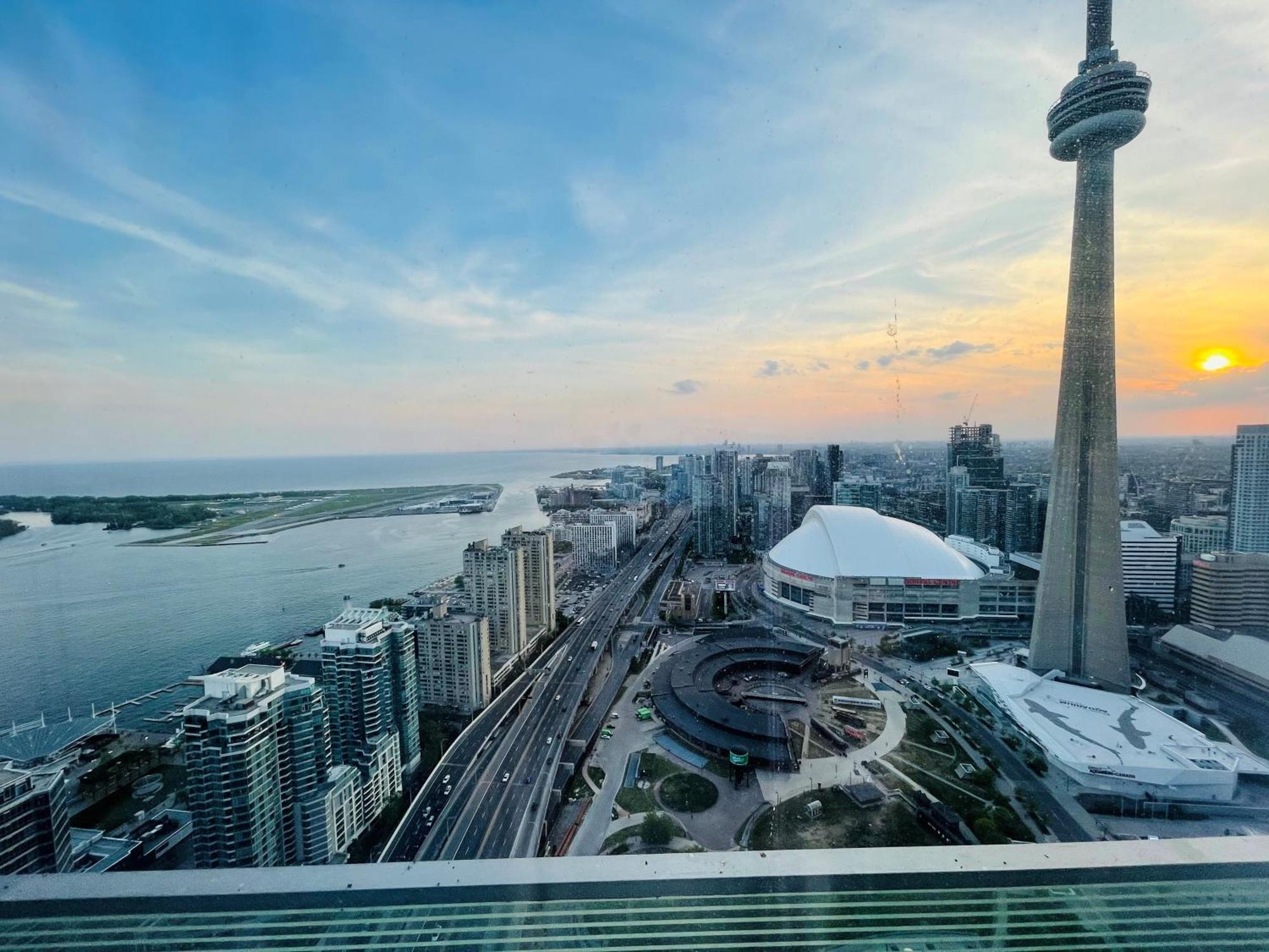 Hotel Superior 49th Floor 3 Bedroom With Cn Tower And View Toronto