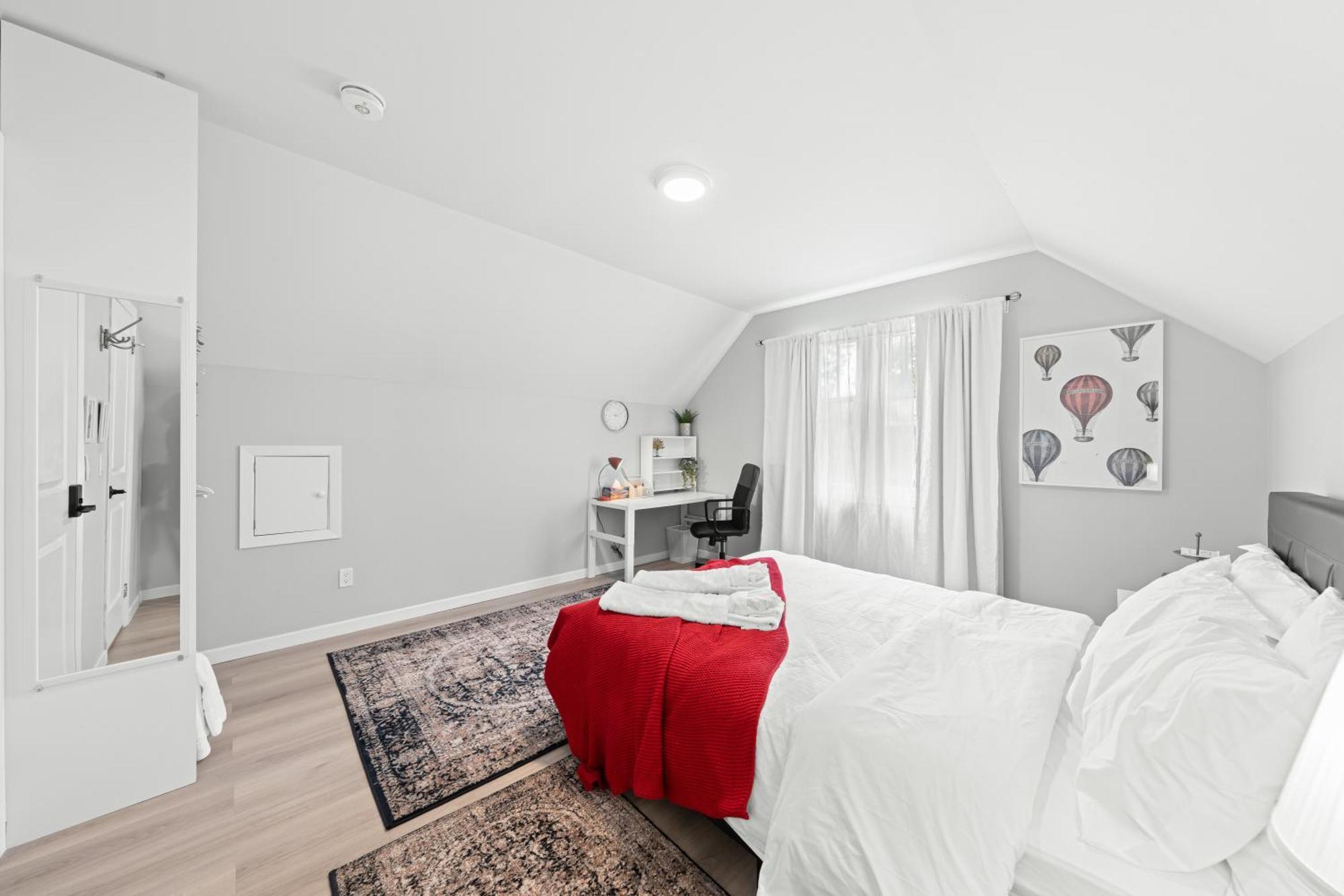 Close To Mall With Private Toilet, Free Wi-fi And Parking Homestay
