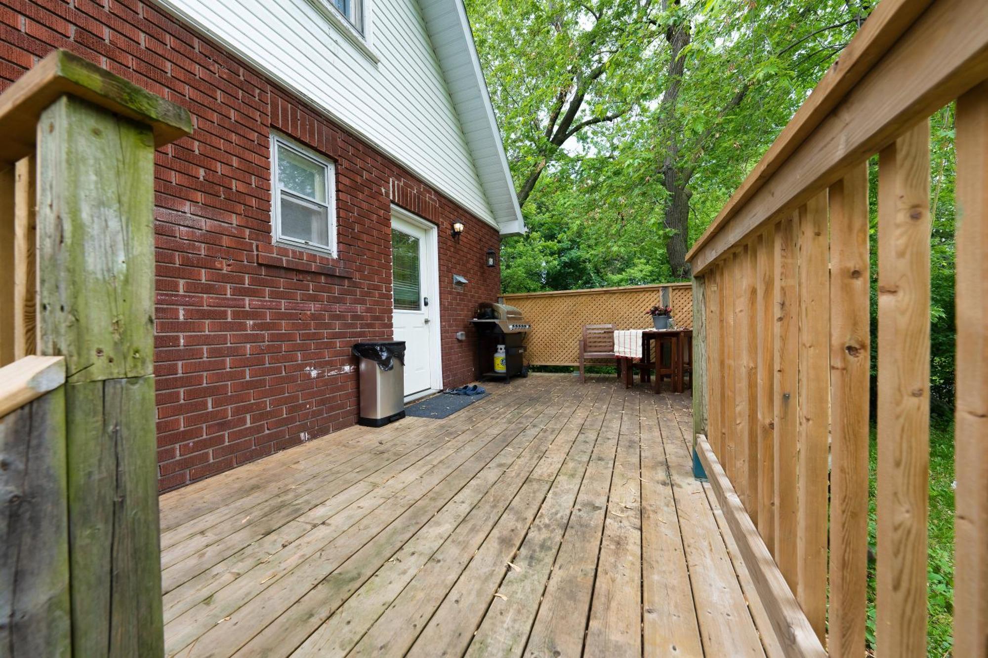 Homestay Close To Mall With Private Toilet, Free Wi-fi And Parking Toronto