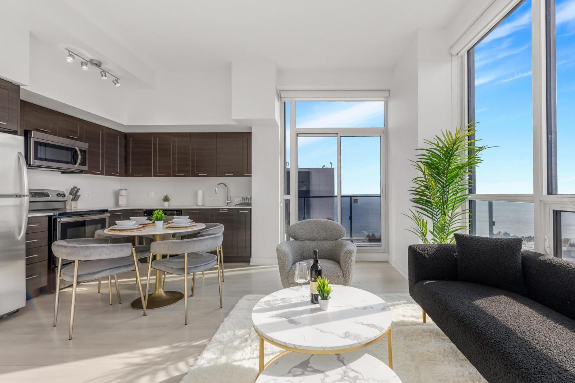 *luxury 2br-2ba, High Floor, Unobstructed Lake View*