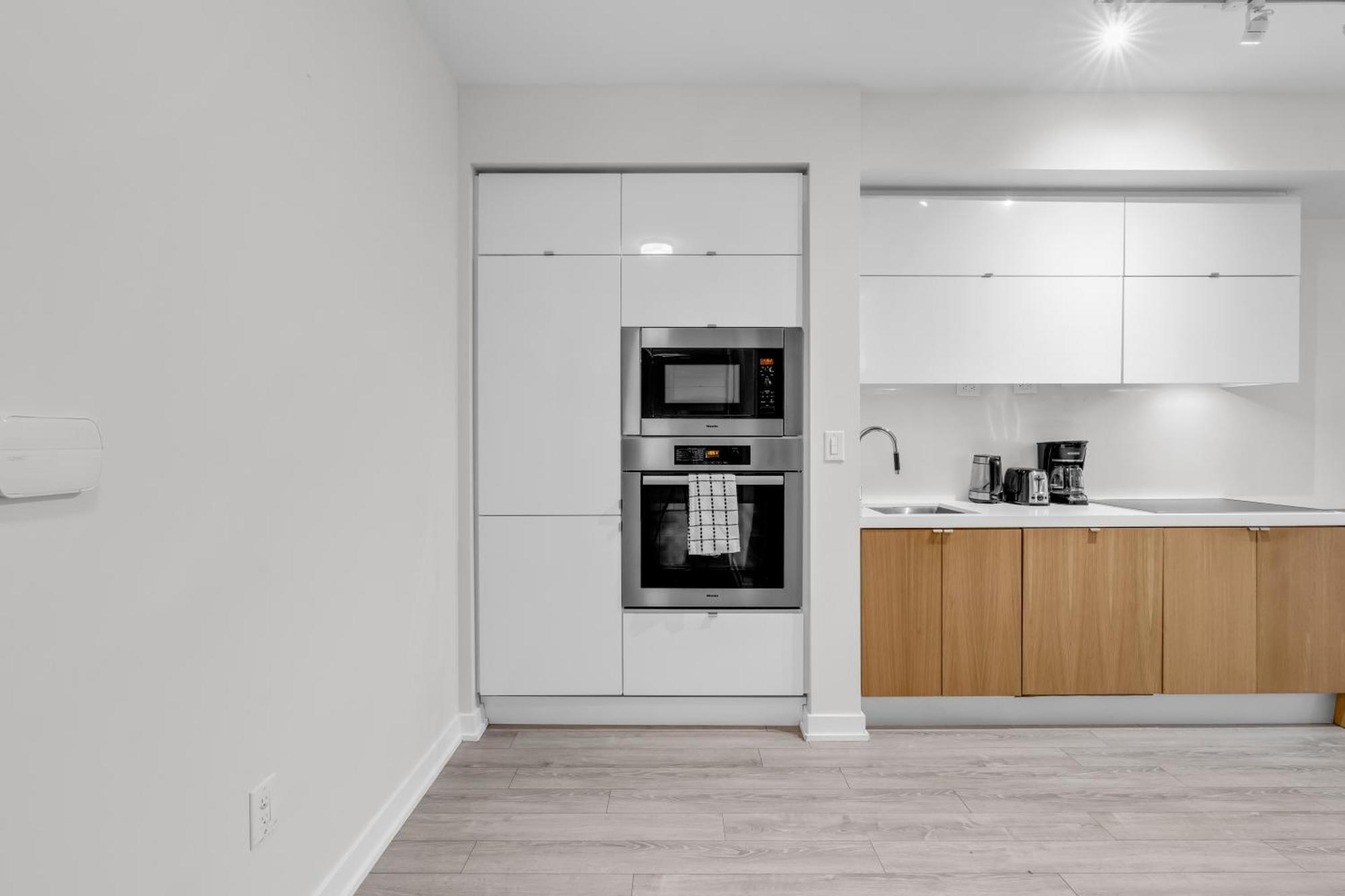 Spadina Modern *