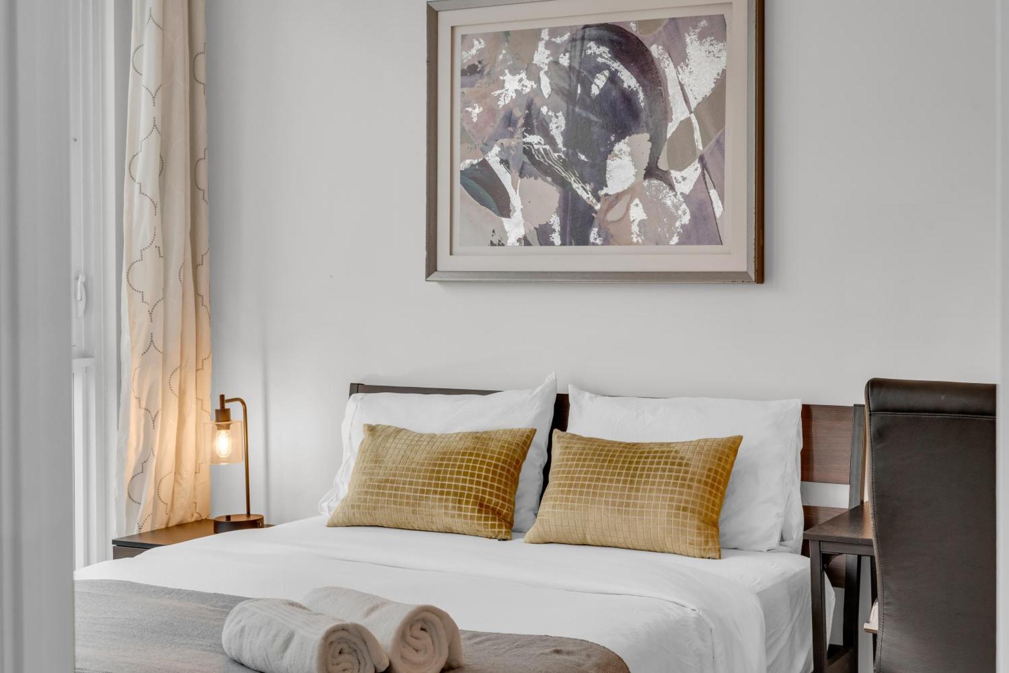 Spadina Modern Apartment
