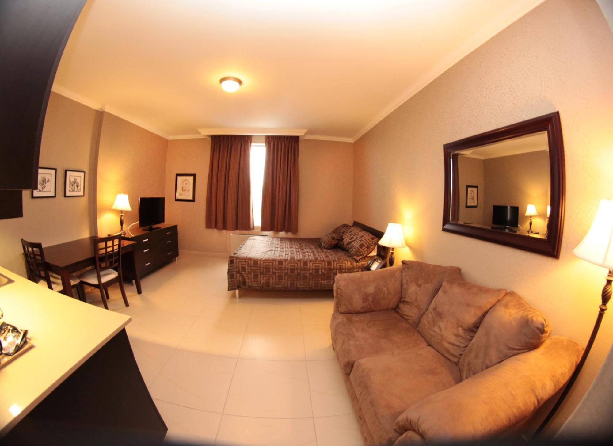 Hotel Montecassino & Toronto