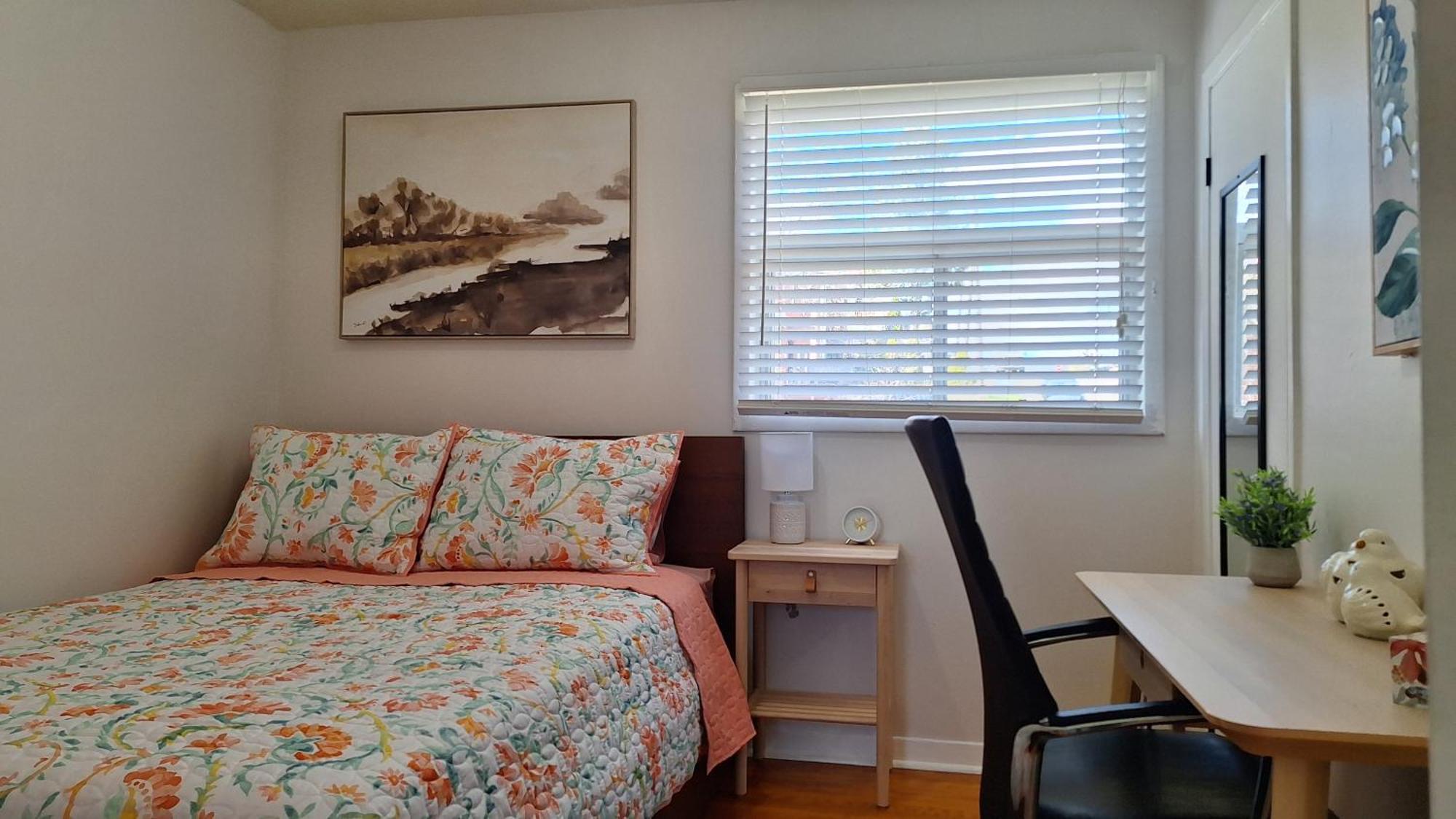 Apartment Eglinton West Guest