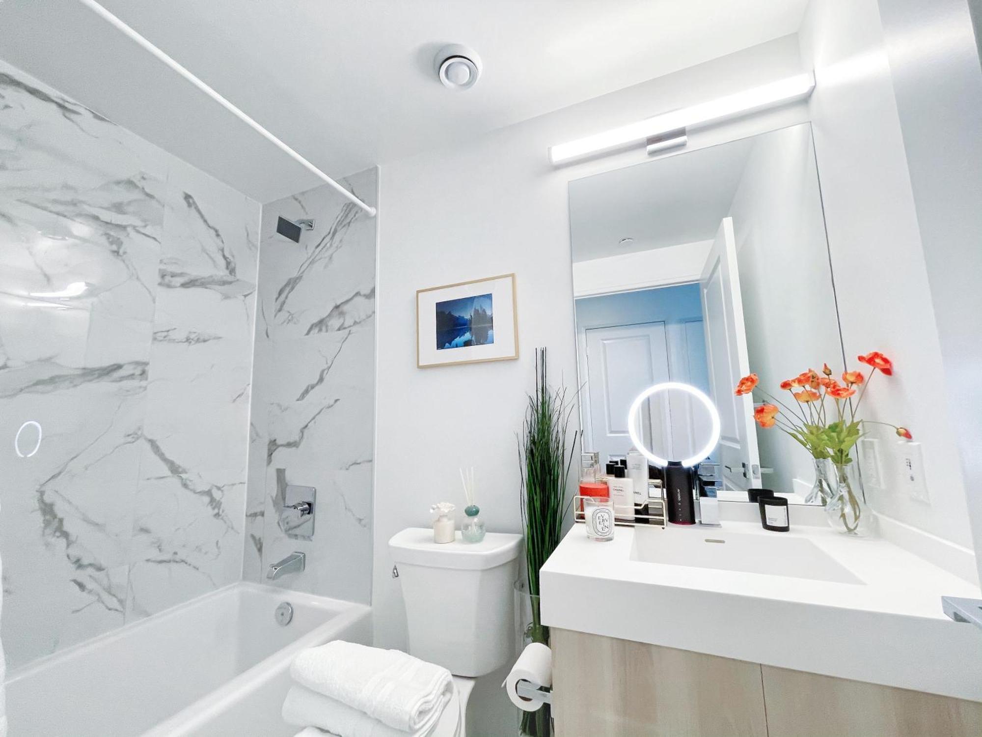 Apartment Boutique Penthouse-live In The Sky With Amazing Lakeview Dt Infivilla