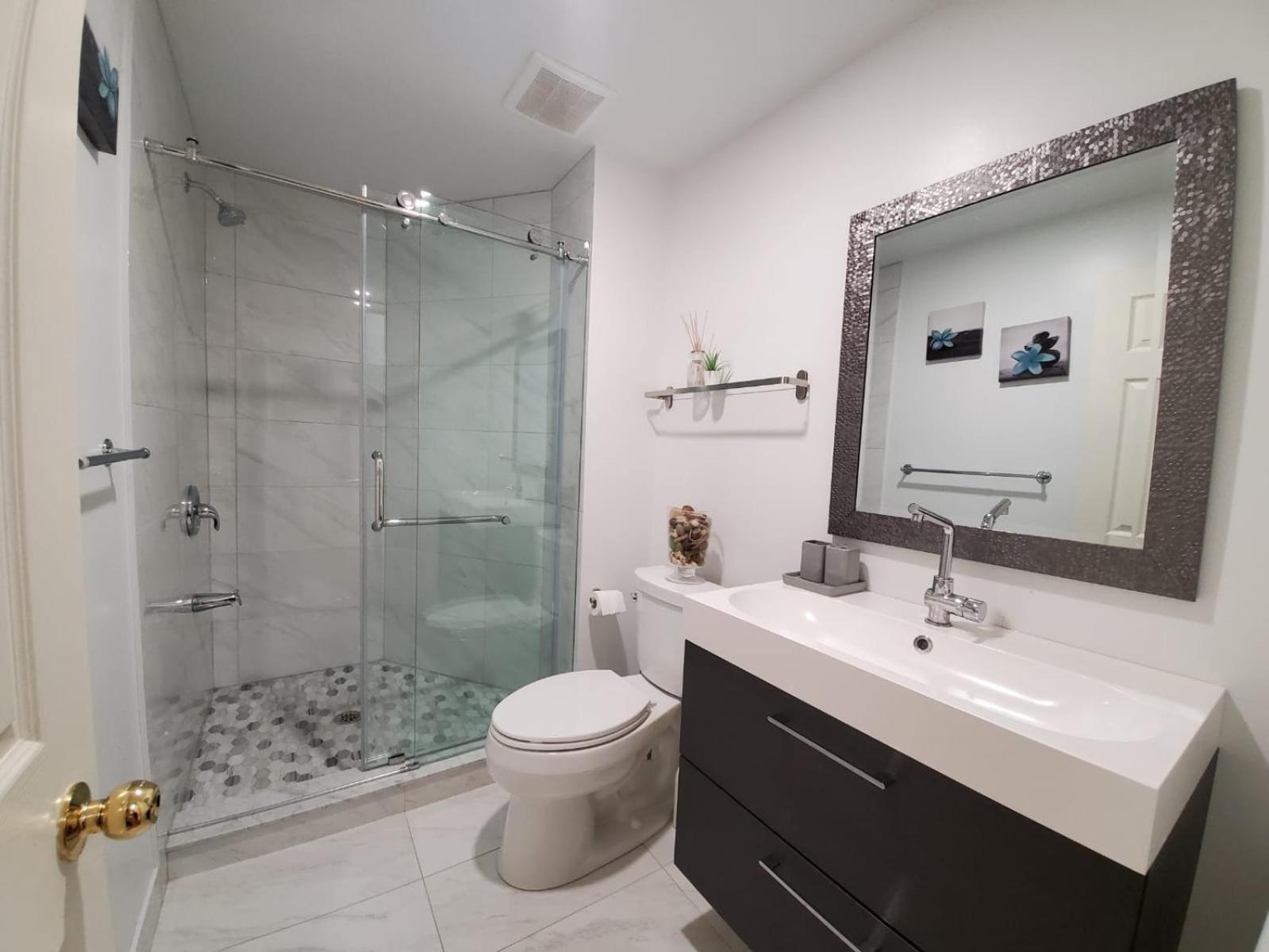 Mins Walk To Trinity Bellwood Park From Your Downtown Apartment