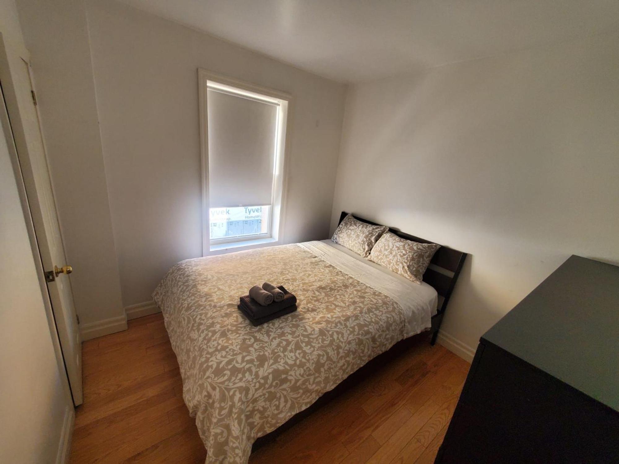 Mins Walk To Trinity Bellwood Park From Your Downtown Apartment