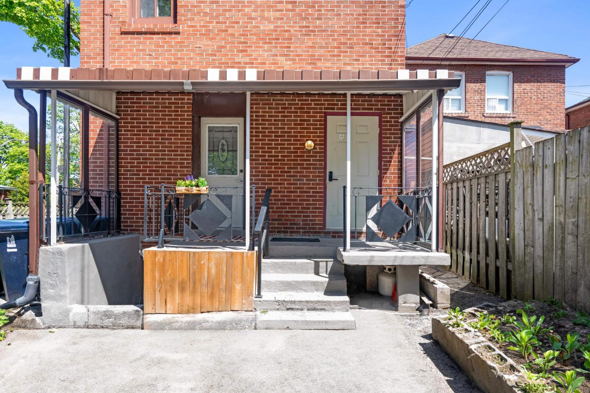 Bedroom In The Corso Italia Neighbourhood * Toronto