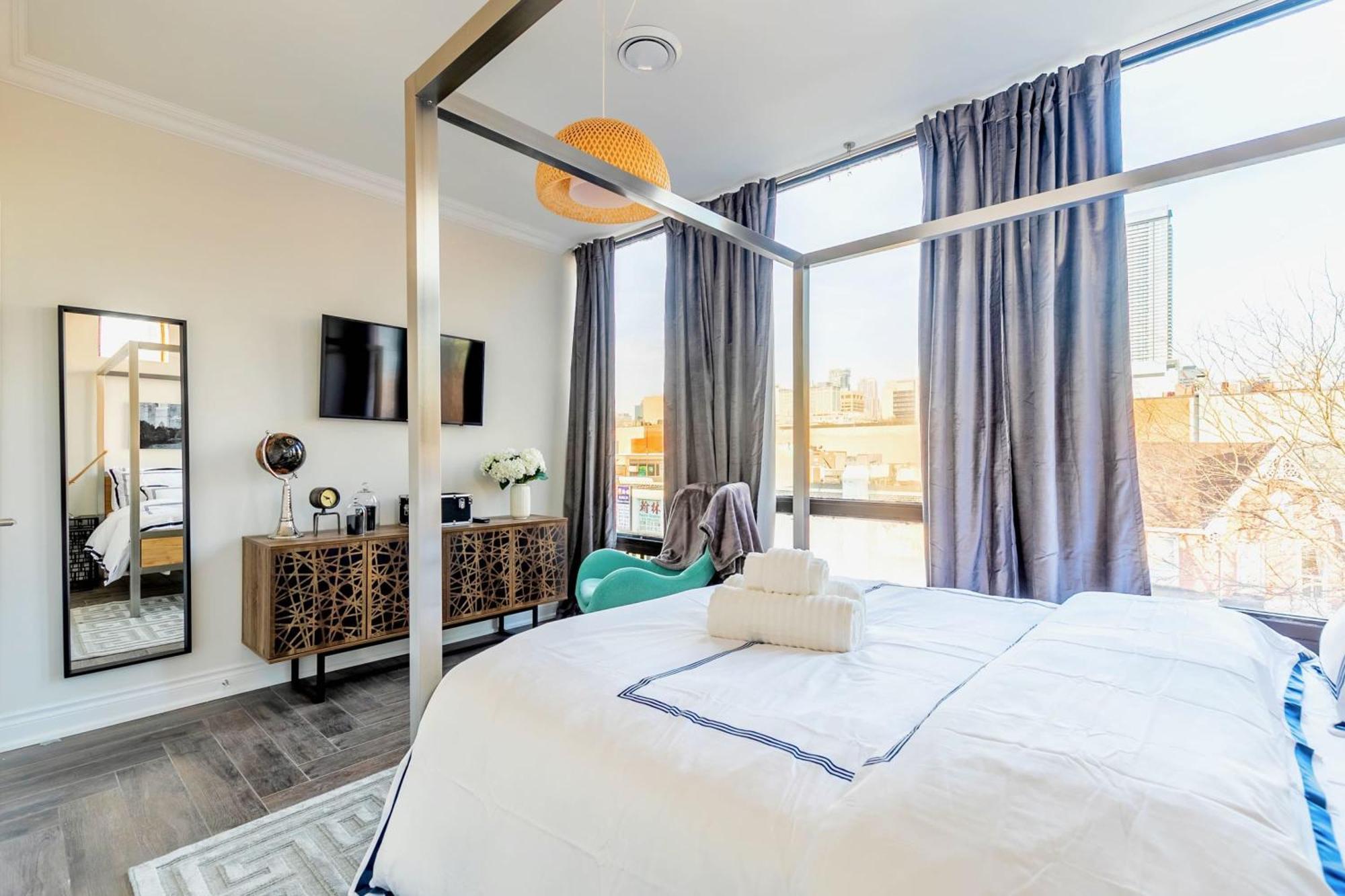 Holiday home Modern Pet-friendly Chinatown Toronto