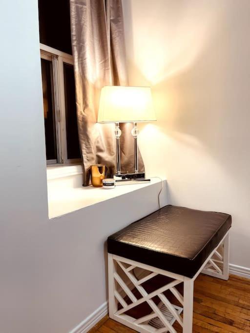 Vintage 2 Bed 2 Bath Distillery District * Toronto