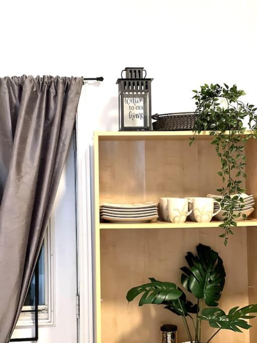 Vintage 2 Bed 2 Bath Distillery District *