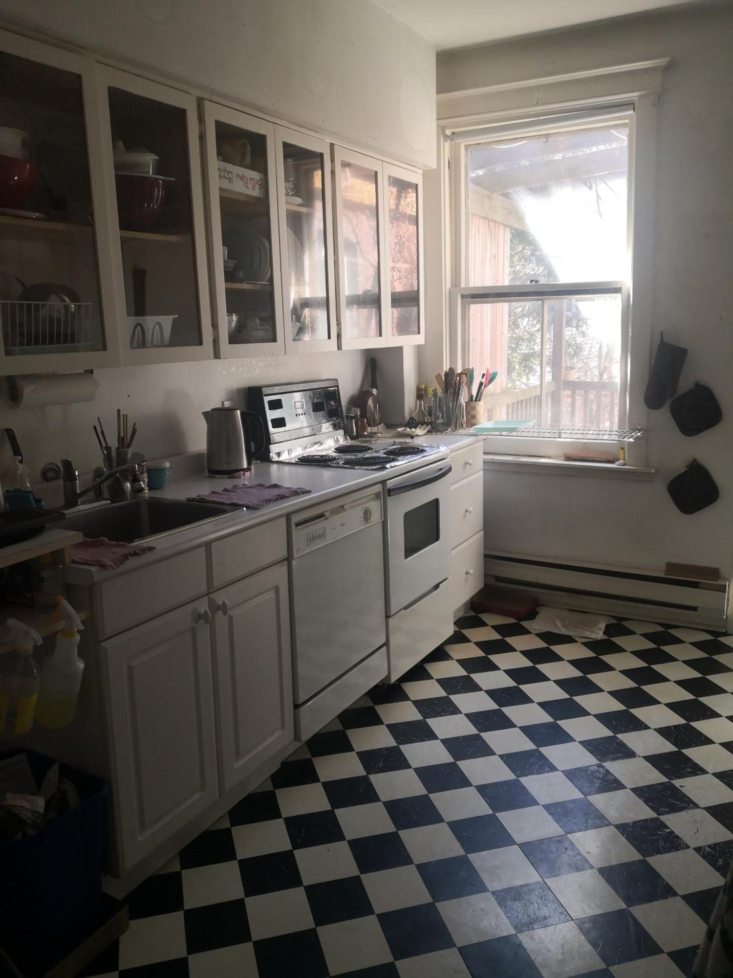 Homestay Midtown Next To Subway Line 1 Toronto