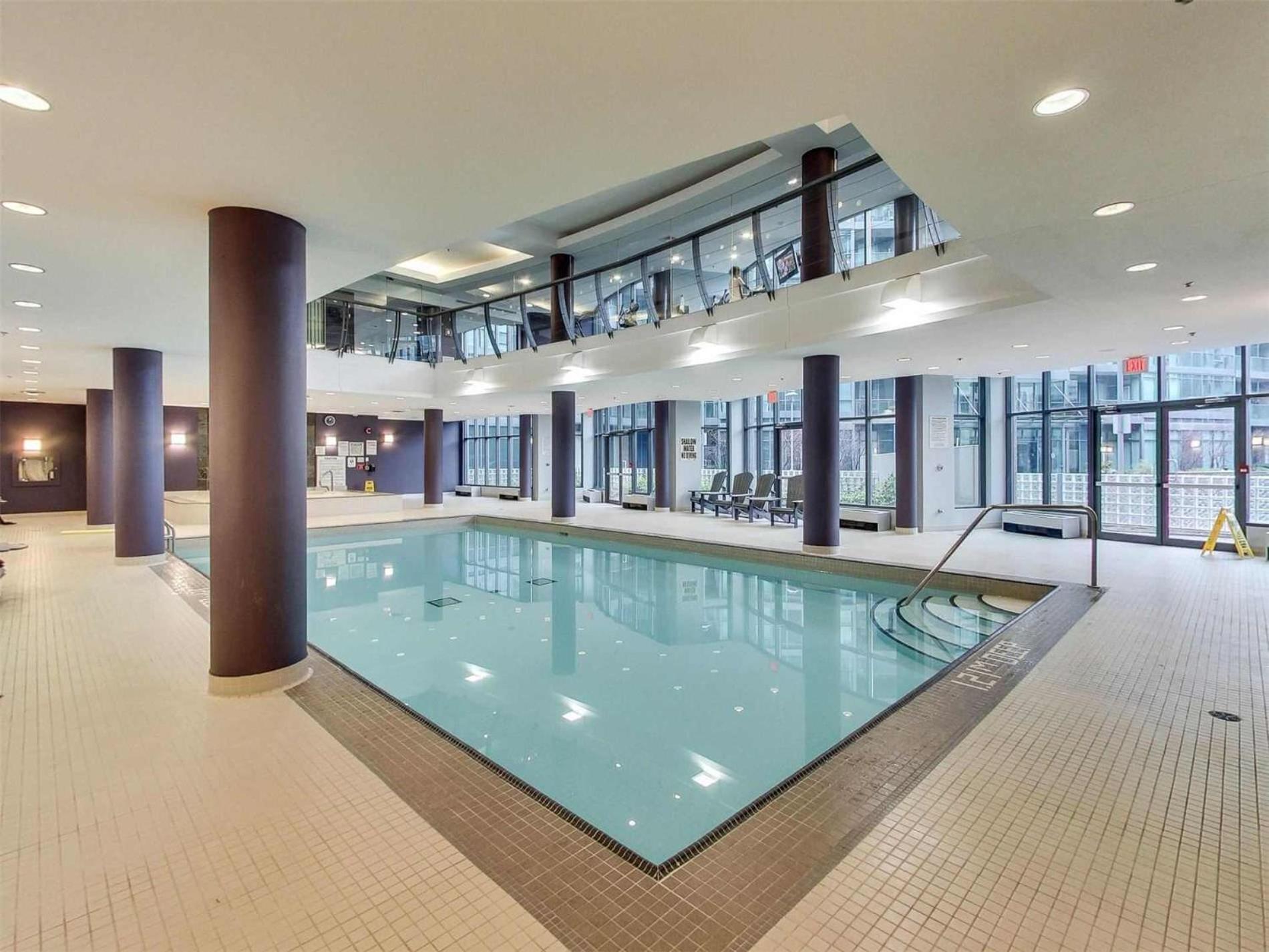 Spacious In The Heart Of Downtown * Toronto