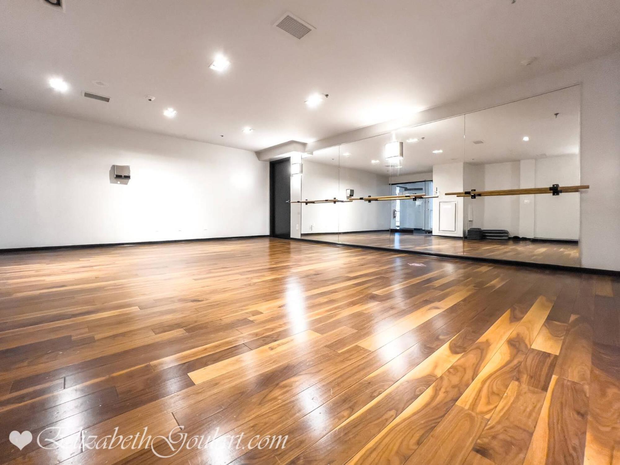 Apartment Spacious In The Heart Of Downtown