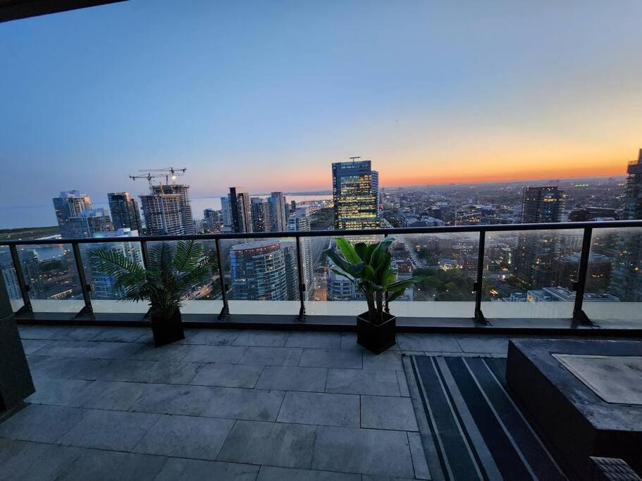 5-star Panoramic View And Large Terrace By Cn Tower