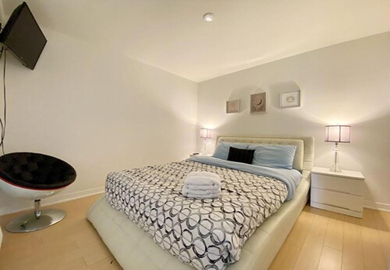 Elegant Cityview In * Toronto