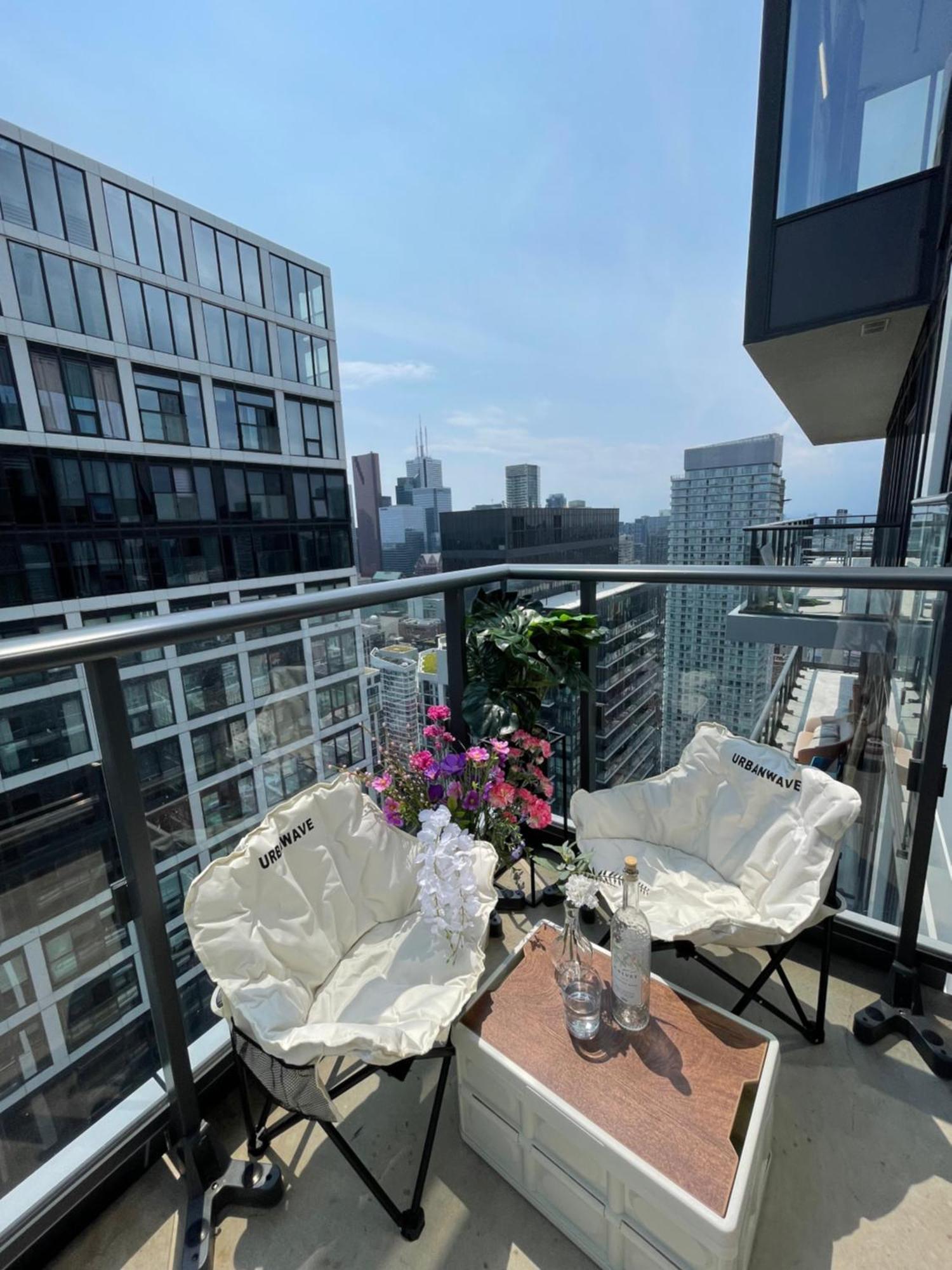 Boutique Penthouse-live In The Sky With Amazing Lakeview Dt Infivilla Apartment Toronto