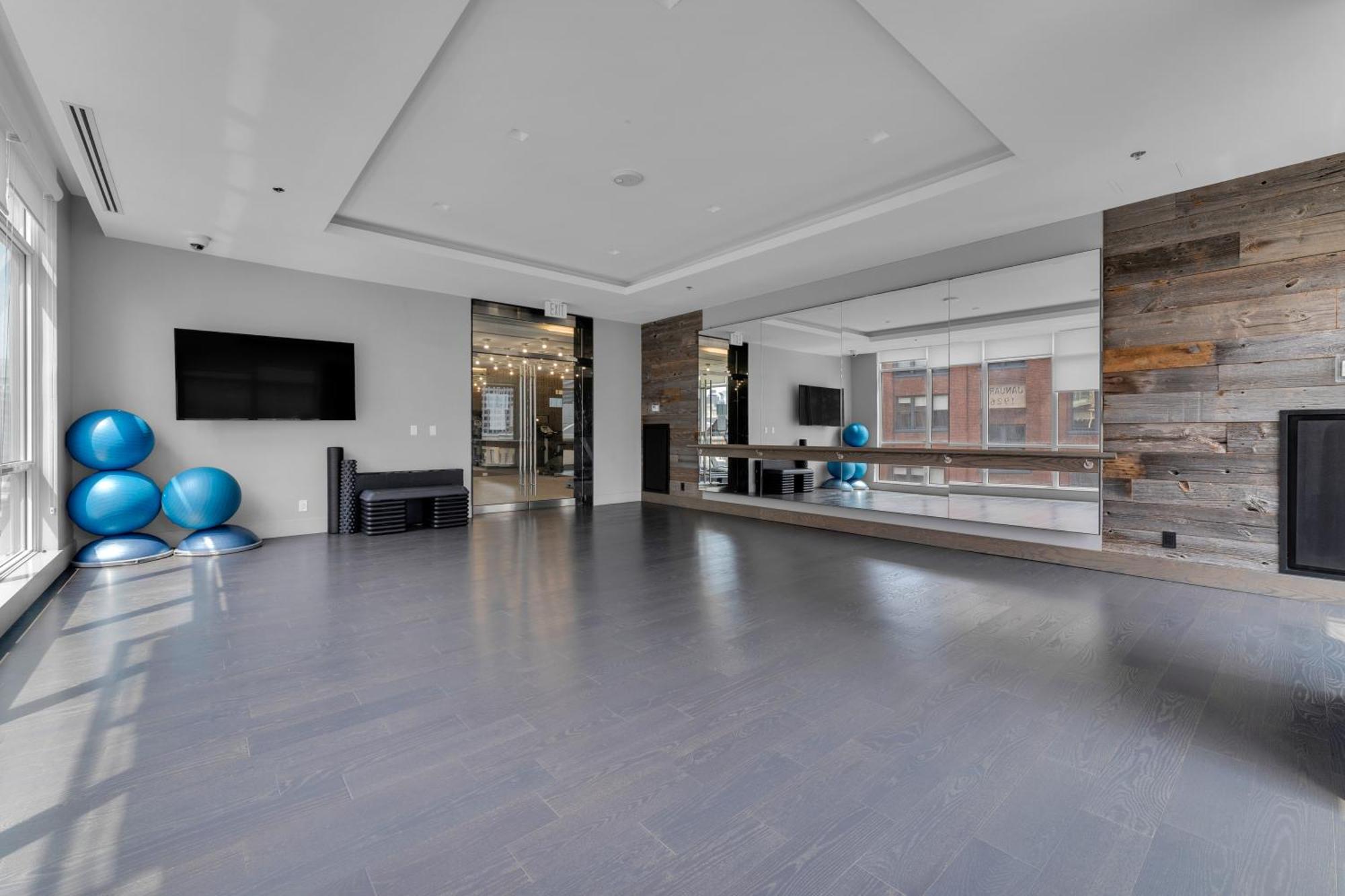 Nobu - Toronto's Entertainment District Apartment *