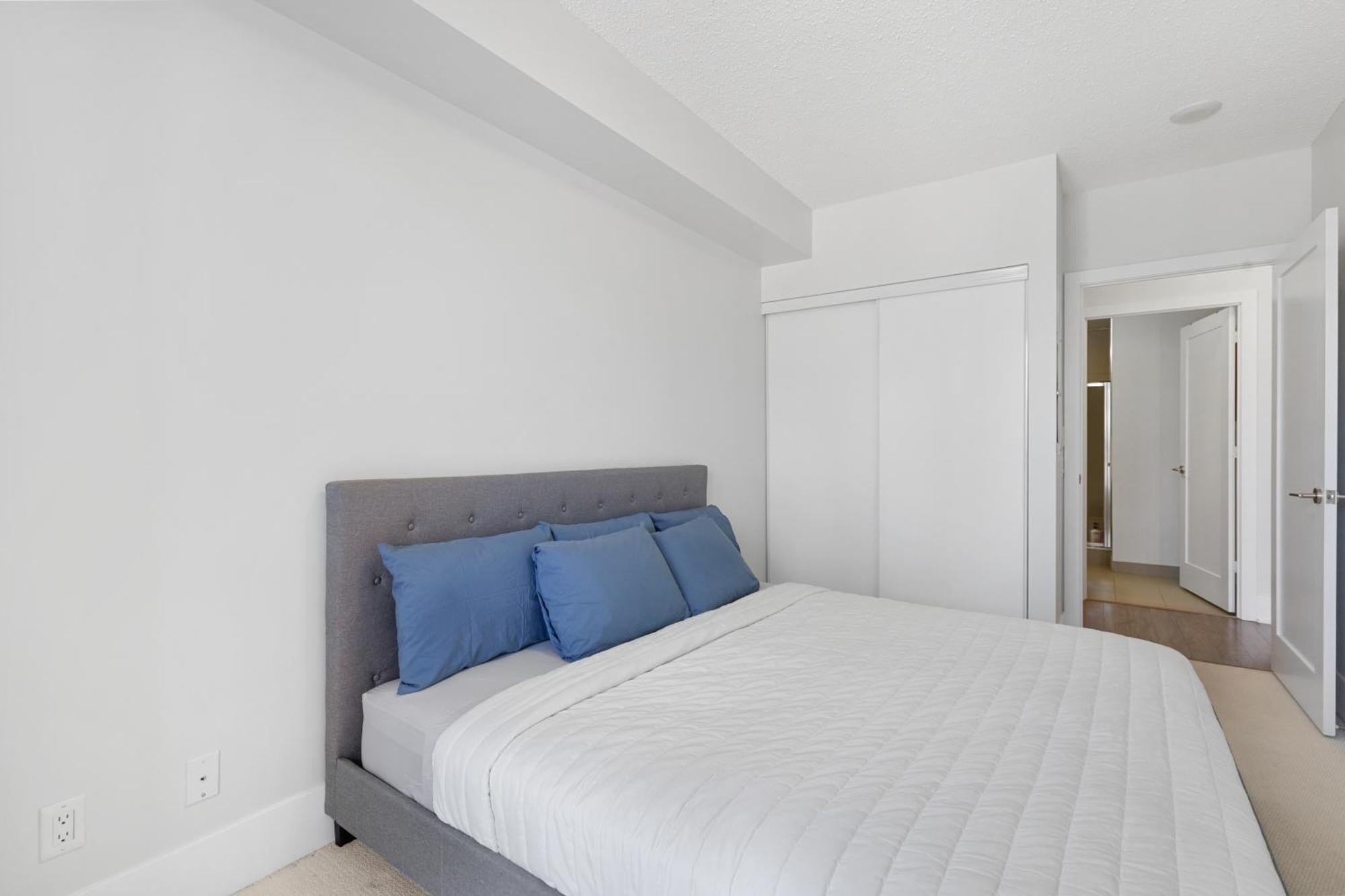 Aparthotel 2bedroom Cn Tower And Water Views - Free Parking - Rooftop Pool