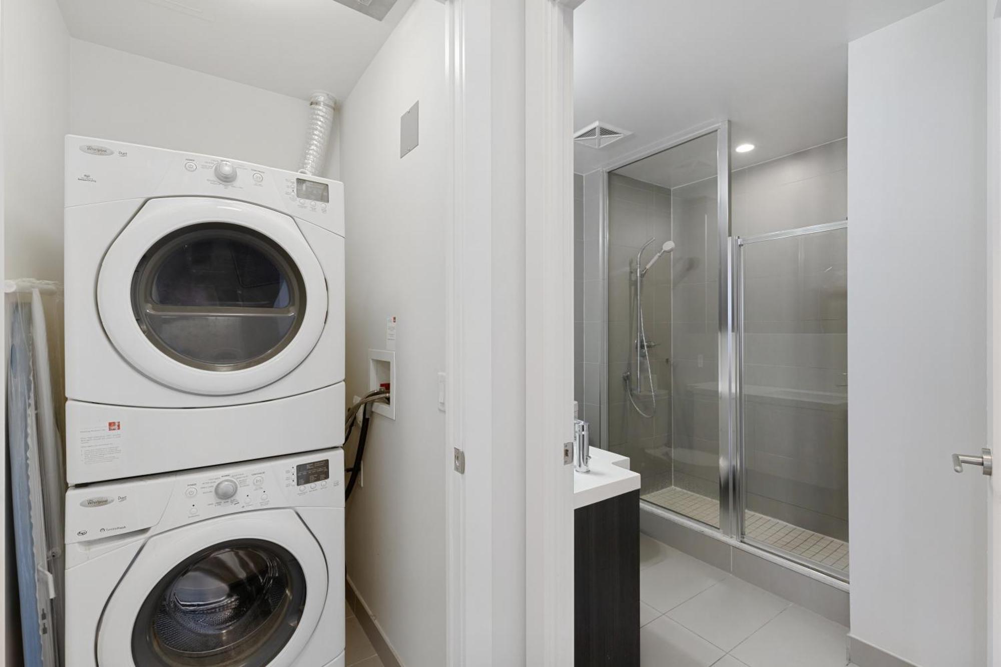 2bedroom Cn Tower And Water Views - Free Parking - Rooftop Pool * Toronto