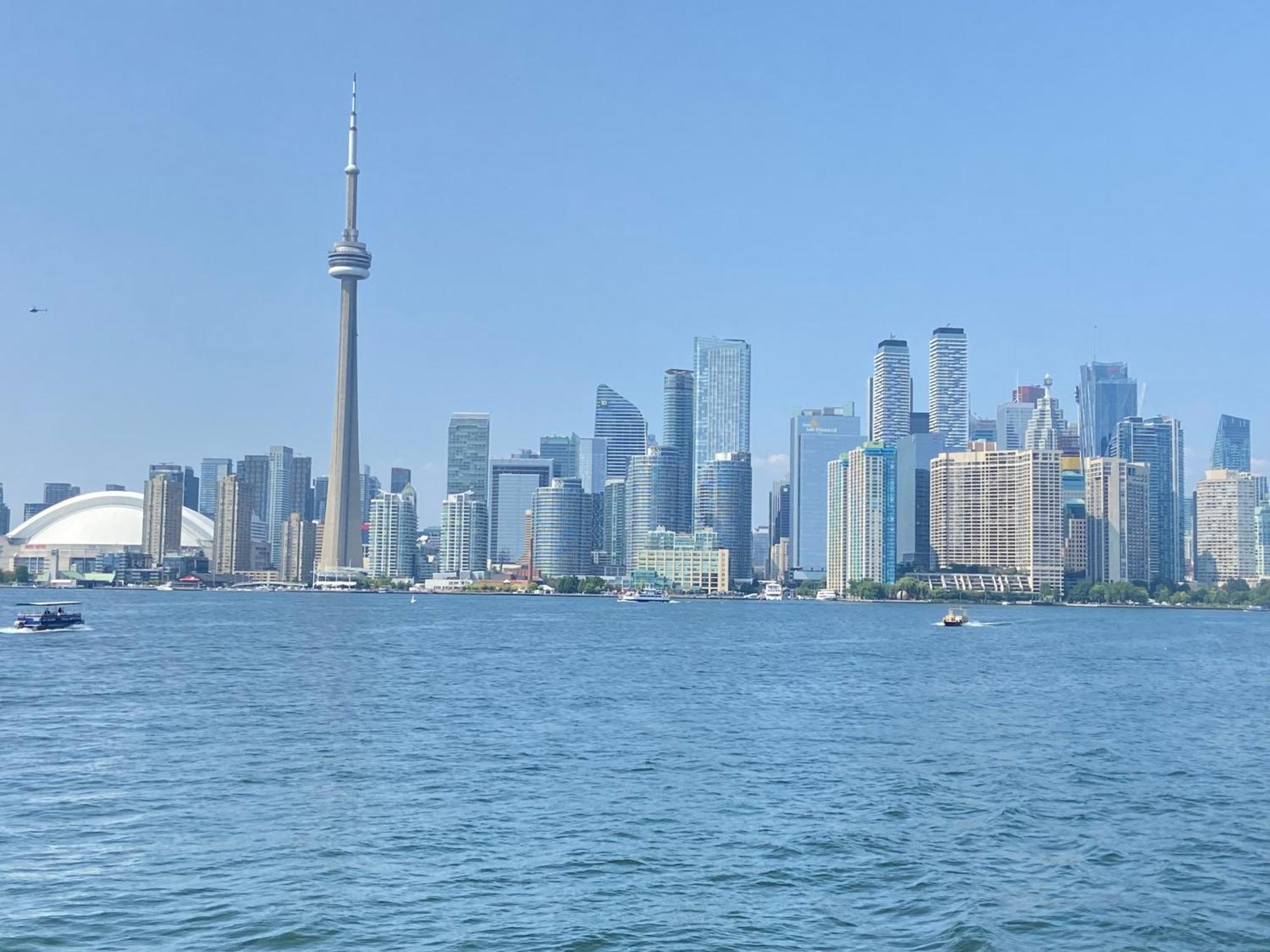 Million Dollar Lake-view - Harbourfront Spacious 2 Bedroom- 2 Bathroom Across The Lake With Stunning Lake View With Free Parking! Toronto