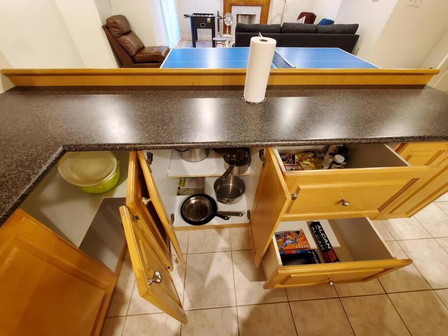 Apartment Quiet And Spacious 2 Bedroom Private Unit Toronto