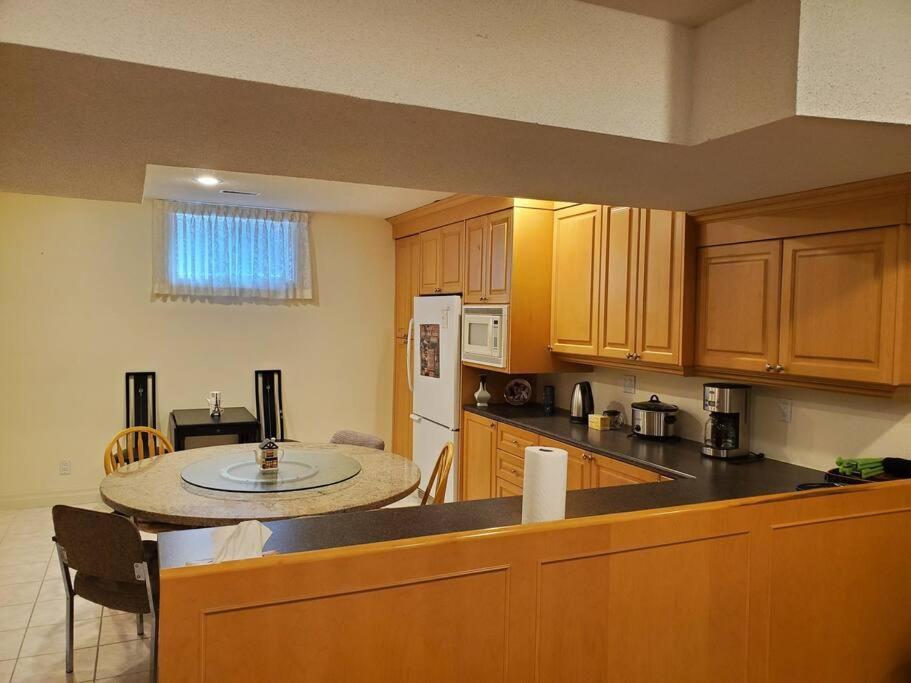 Apartment Quiet And Spacious 2 Bedroom Private Unit