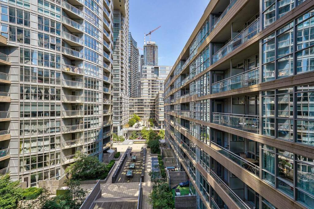 Designer 2br Downtown Condo, Rogers Center Apartment Toronto